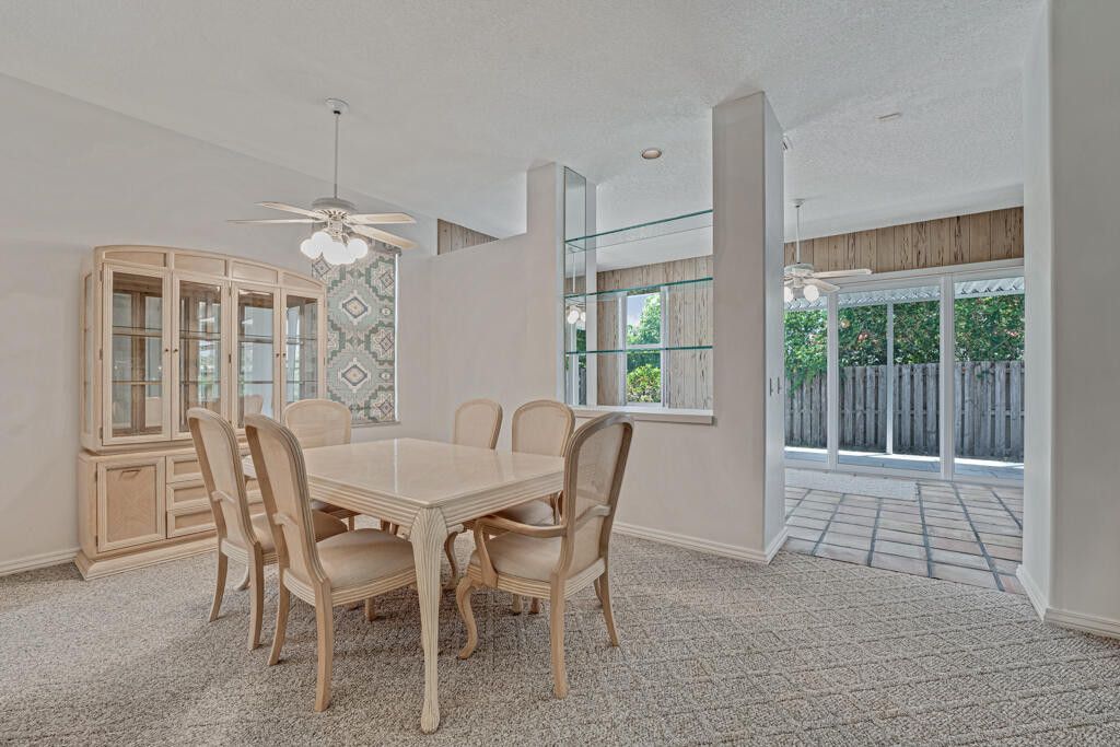 Lake Worth, Florida, 33461, United States, 3 Bedrooms Bedrooms, ,2 BathroomsBathrooms,Residential,For Sale,1980567