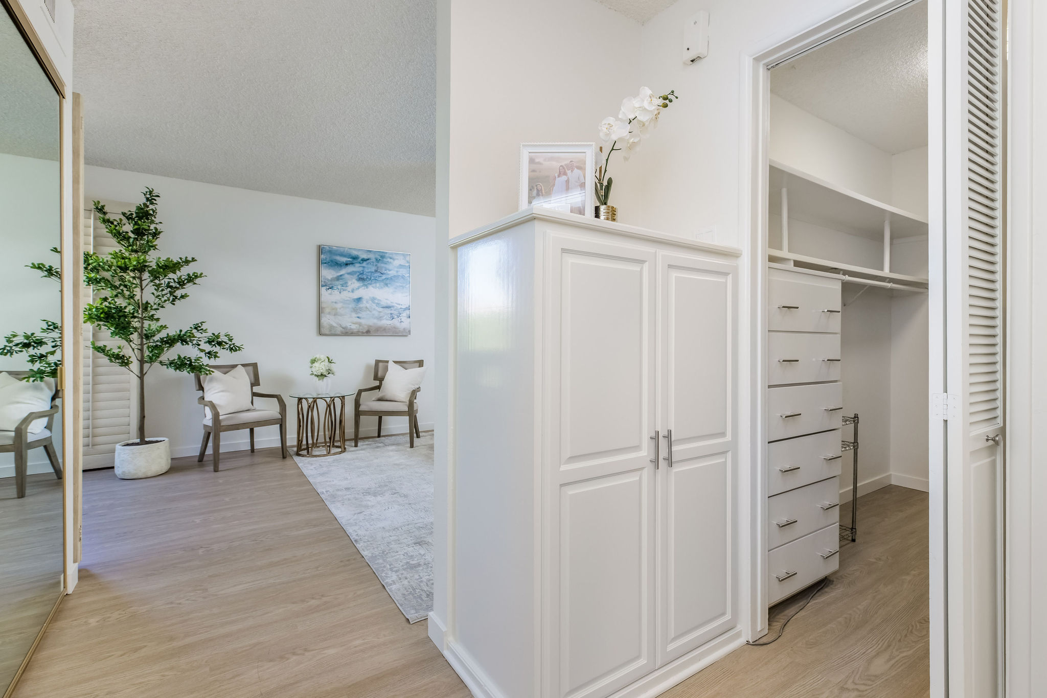  5216 Yarmouth Avenue #105 - 物件實景