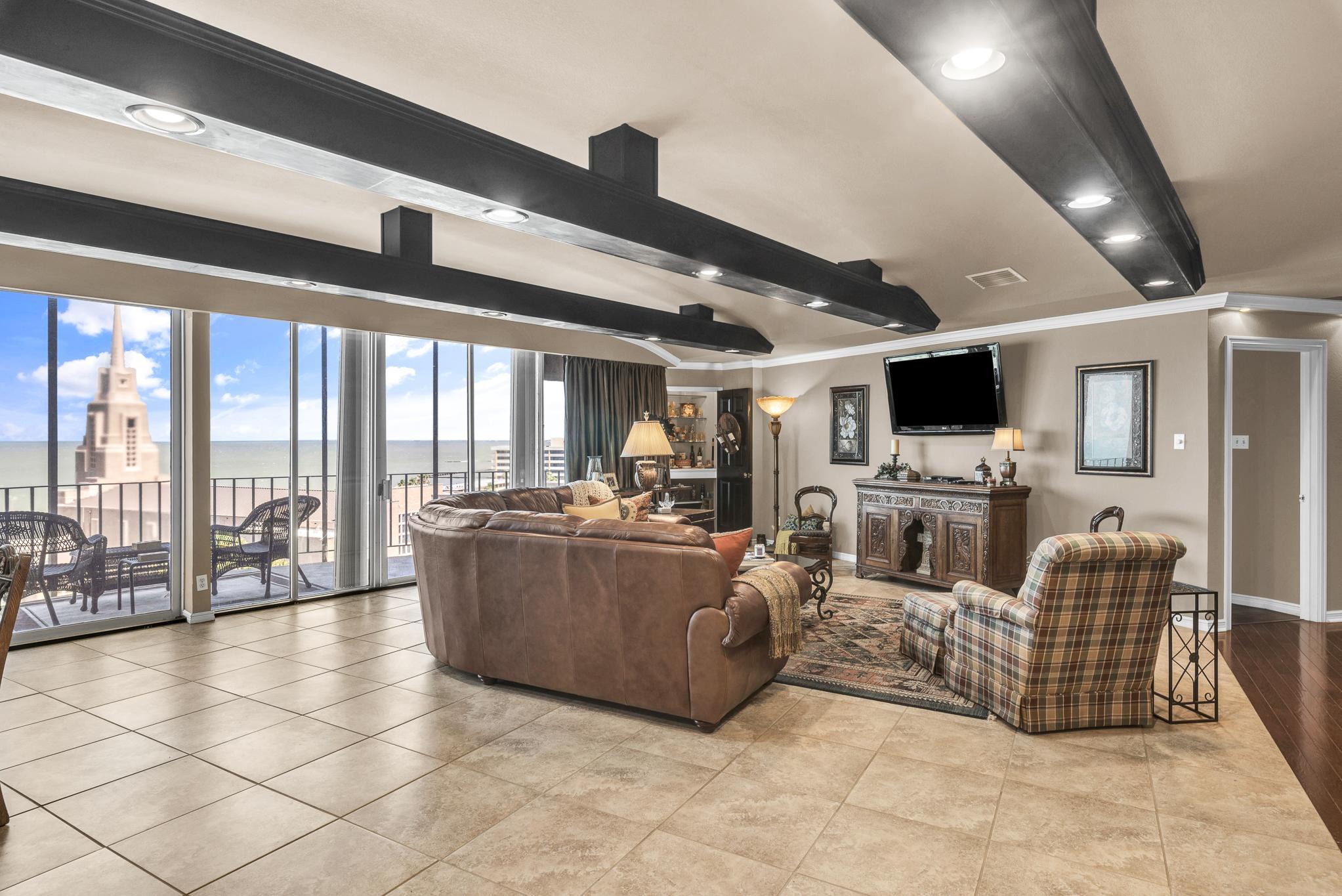 Corpus Christi, Texas, 78401, United States, 3 Bedrooms Bedrooms, ,3 BathroomsBathrooms,Residential,For Sale,1912480