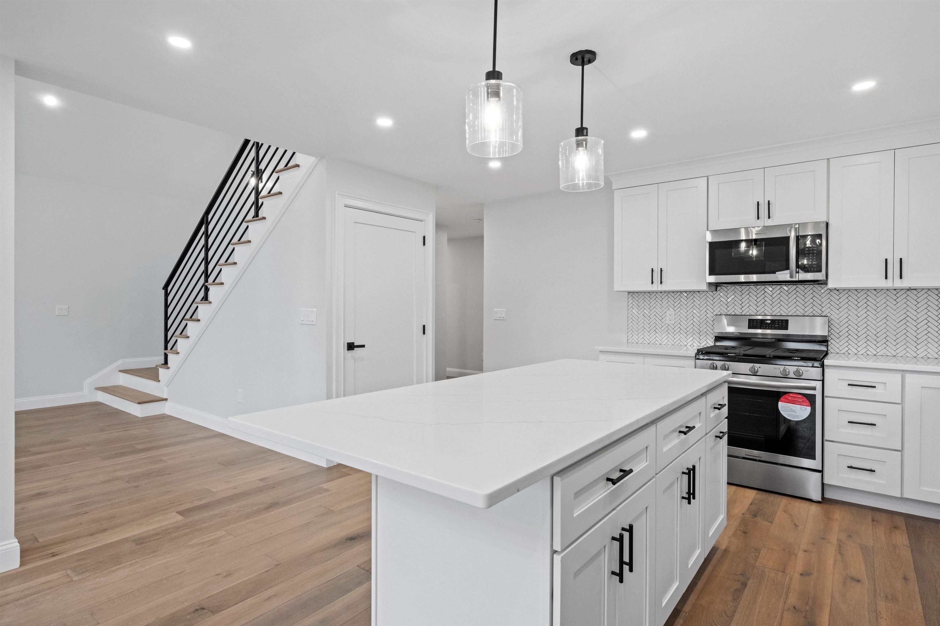 Thornton, New Hampshire, 03285, United States, 3 Bedrooms Bedrooms, ,3 BathroomsBathrooms,Residential,For Sale,1928868