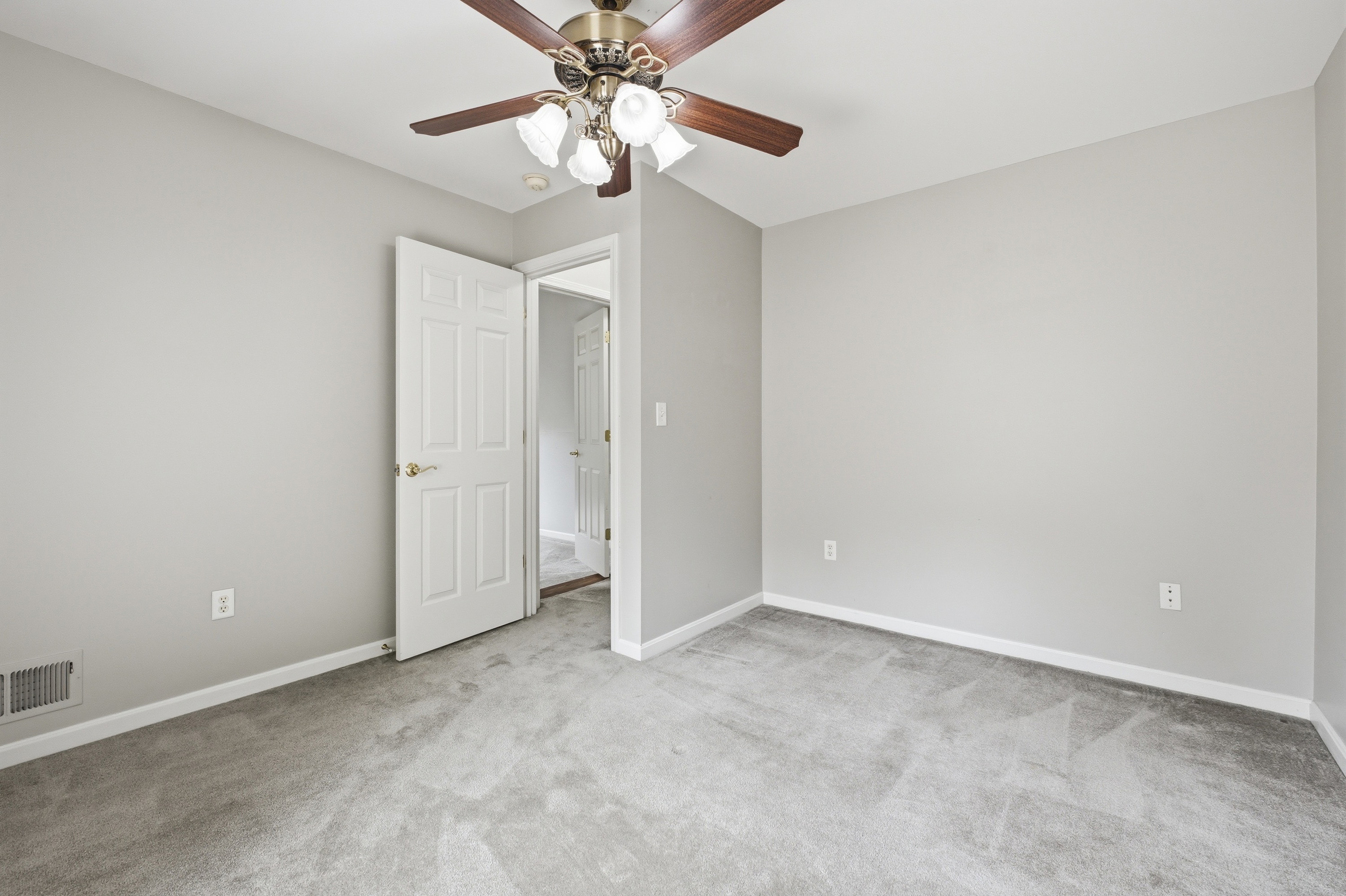  3413 South Winchester Acres Road, Louisville, KY 40223 - 物件實景