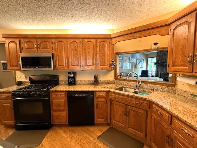 Crossville, Tennessee, 38558, United States, 3 Bedrooms Bedrooms, ,4 BathroomsBathrooms,Residential,For Sale,1980171