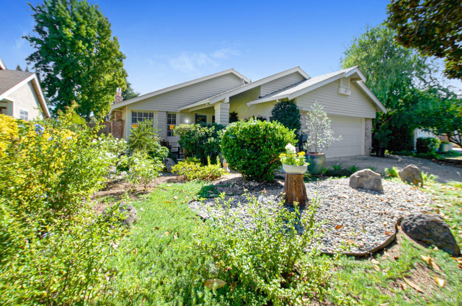 Lakepark Dr, Napa, CA 94558