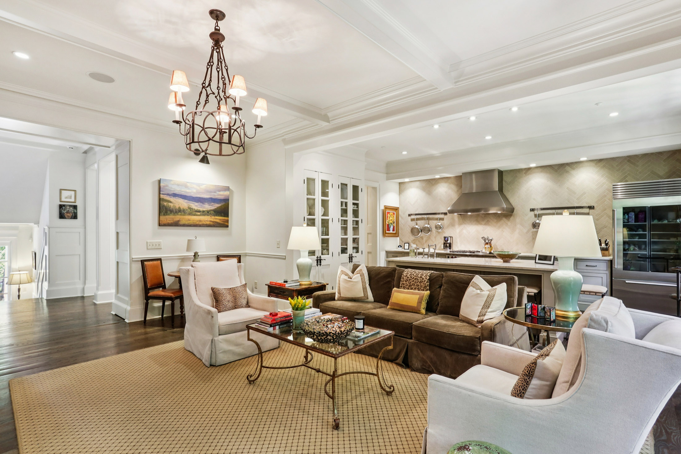 Exceptional Garden Hills Townhome Combines Luxury, Location and Lifestyle - 物件實景