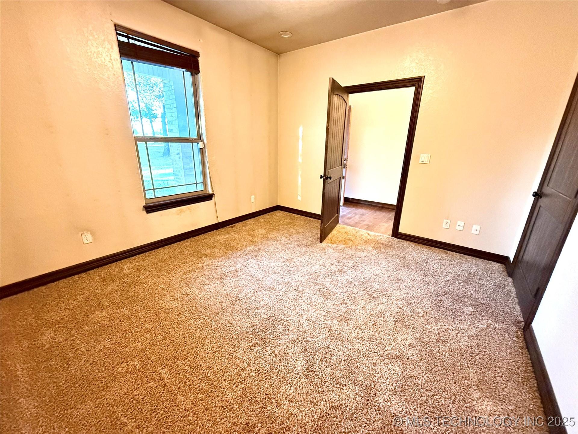 Checotah, Oklahoma, 74426, United States, 4 Bedrooms Bedrooms, ,4 BathroomsBathrooms,Residential,For Sale,1980942