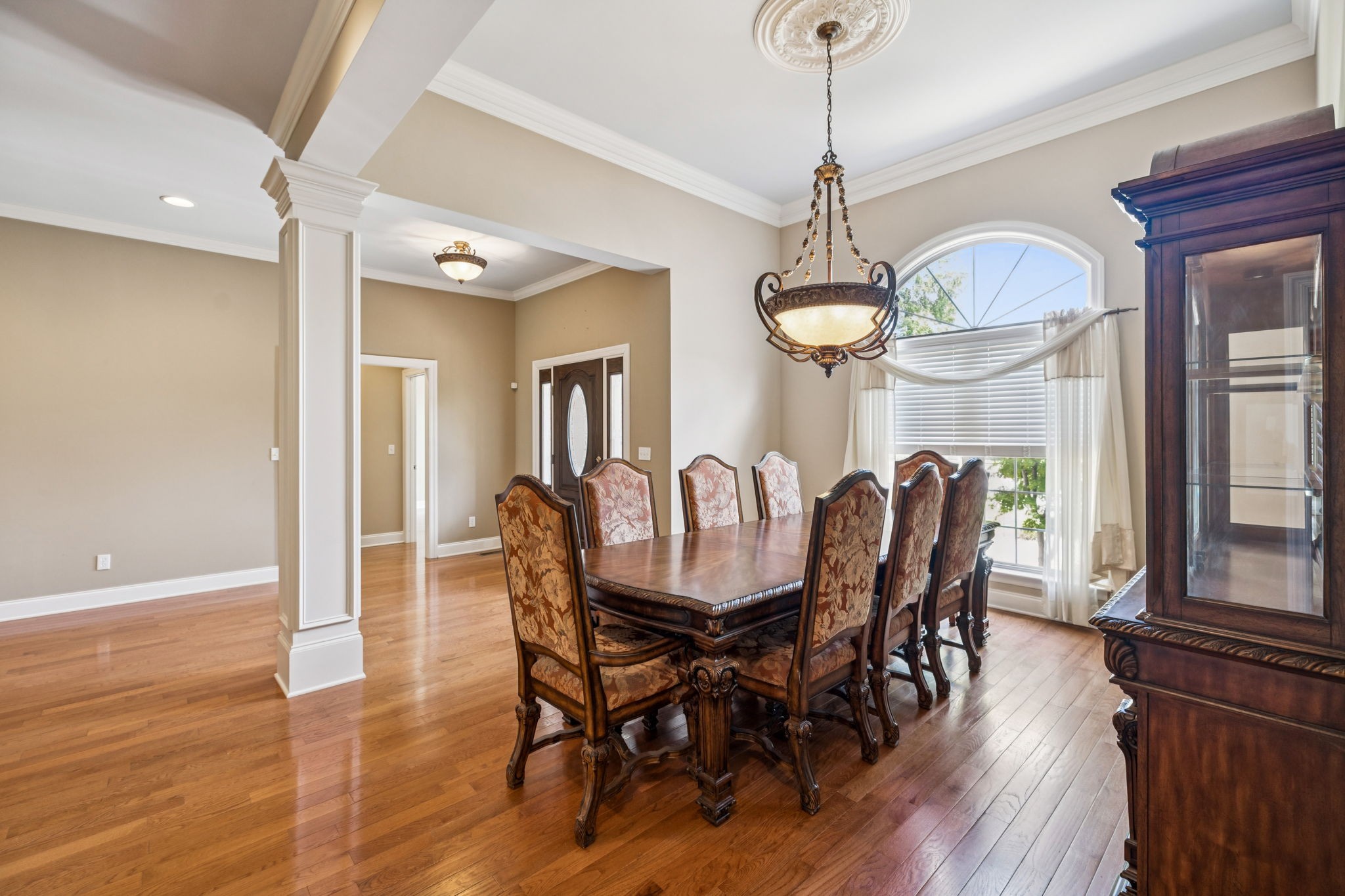 Manchester, Tennessee, 37355, United States, 4 Bedrooms Bedrooms, ,4 BathroomsBathrooms,Residential,For Sale,1937167