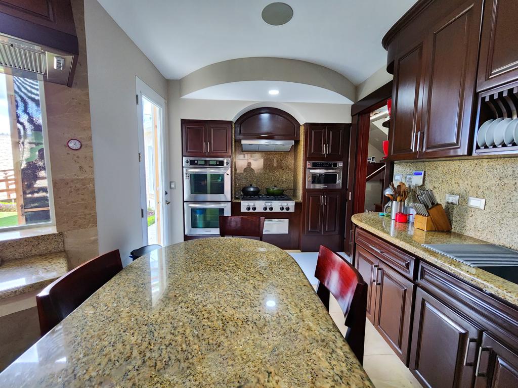 Curridabat, Curridabat, San Jose, CR, 6 Bedrooms Bedrooms, ,7 BathroomsBathrooms,Residential,For Sale,Curridabat,1587516