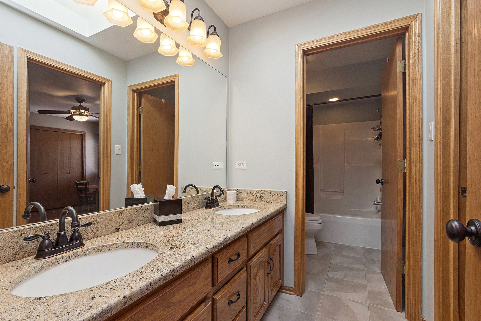 Orland Park, Illinois, 60467, United States, 4 Bedrooms Bedrooms, ,5 BathroomsBathrooms,Residential,For Sale,1987350