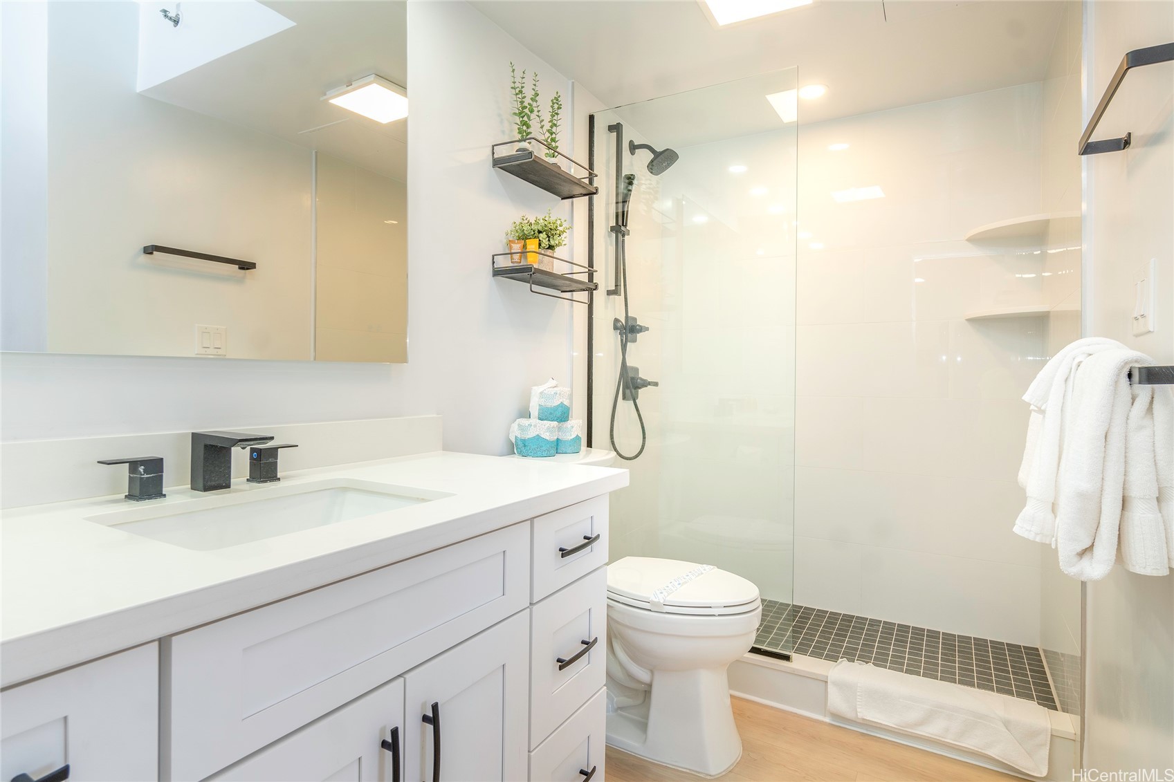 Honolulu, Hawaii, 96815, United States, 1 Bedroom Bedrooms, ,1 BathroomBathrooms,Residential,For Sale,1840512