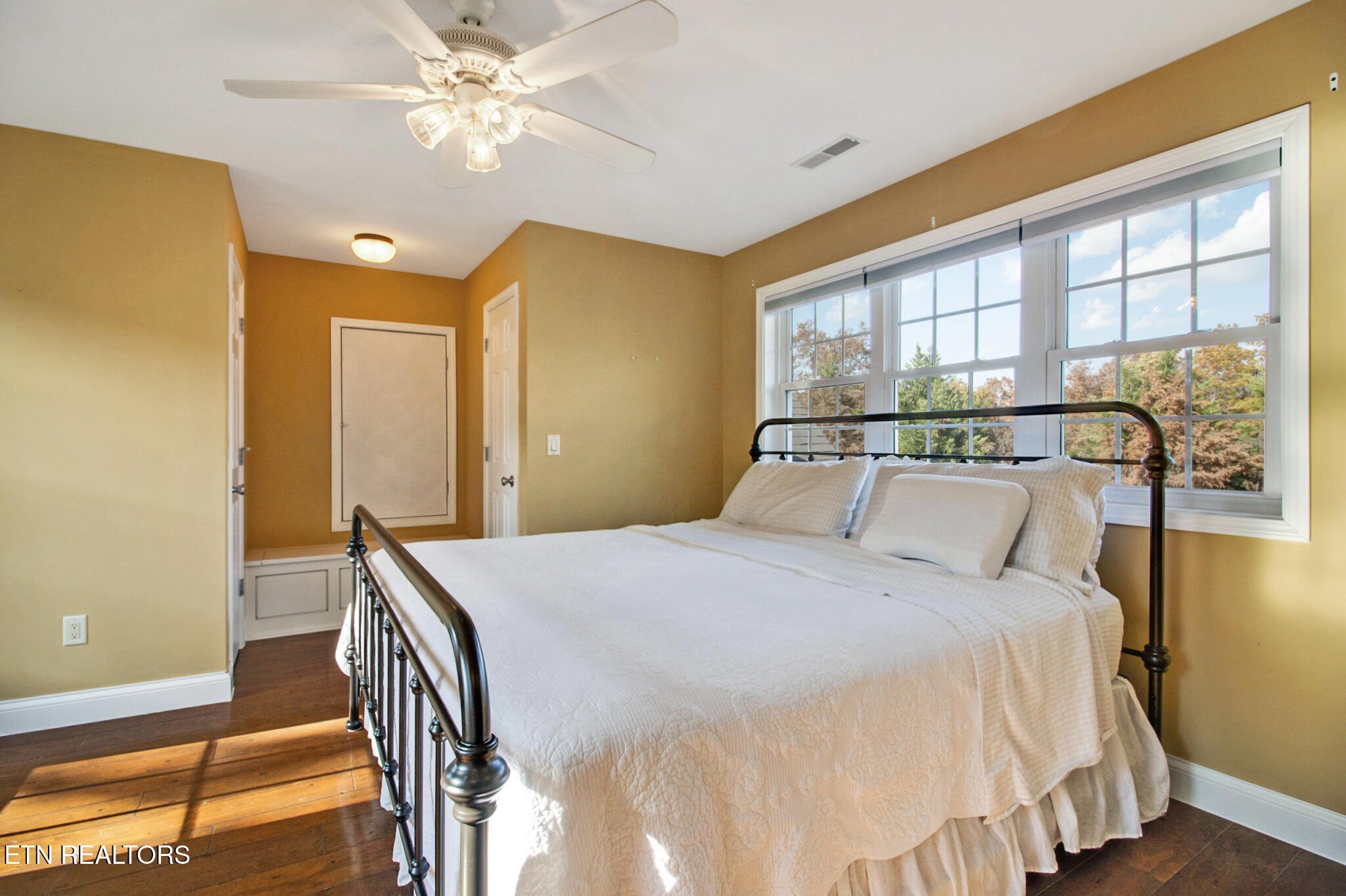 Crossville, Tennessee, 38558, United States, 3 Bedrooms Bedrooms, ,4 BathroomsBathrooms,Residential,For Sale,1930230