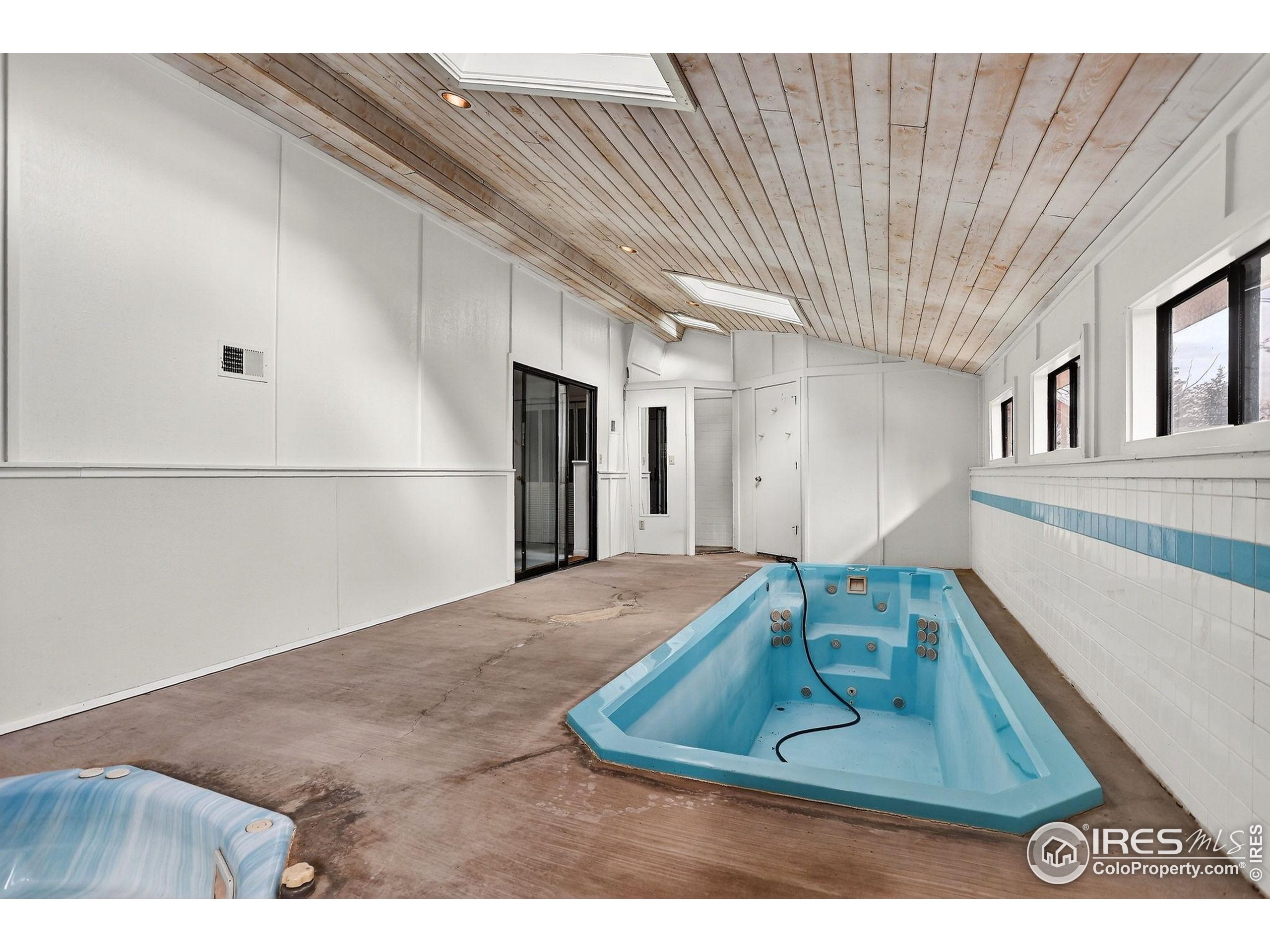 Boulder, Colorado, 80305, United States, 4 Bedrooms Bedrooms, ,1 BathroomBathrooms,Residential,For Sale,1989677