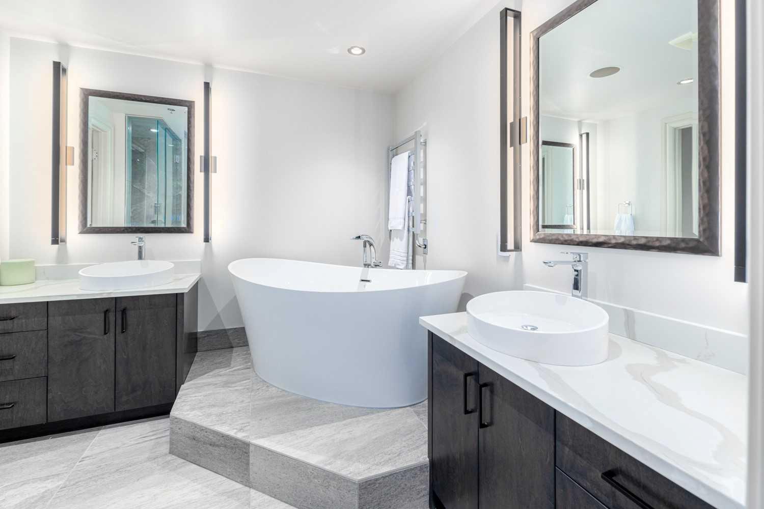CALGARY, Alberta, T2P 5N4, CA, 2 Bedrooms Bedrooms, ,3 BathroomsBathrooms,Residential,For Sale,1837238