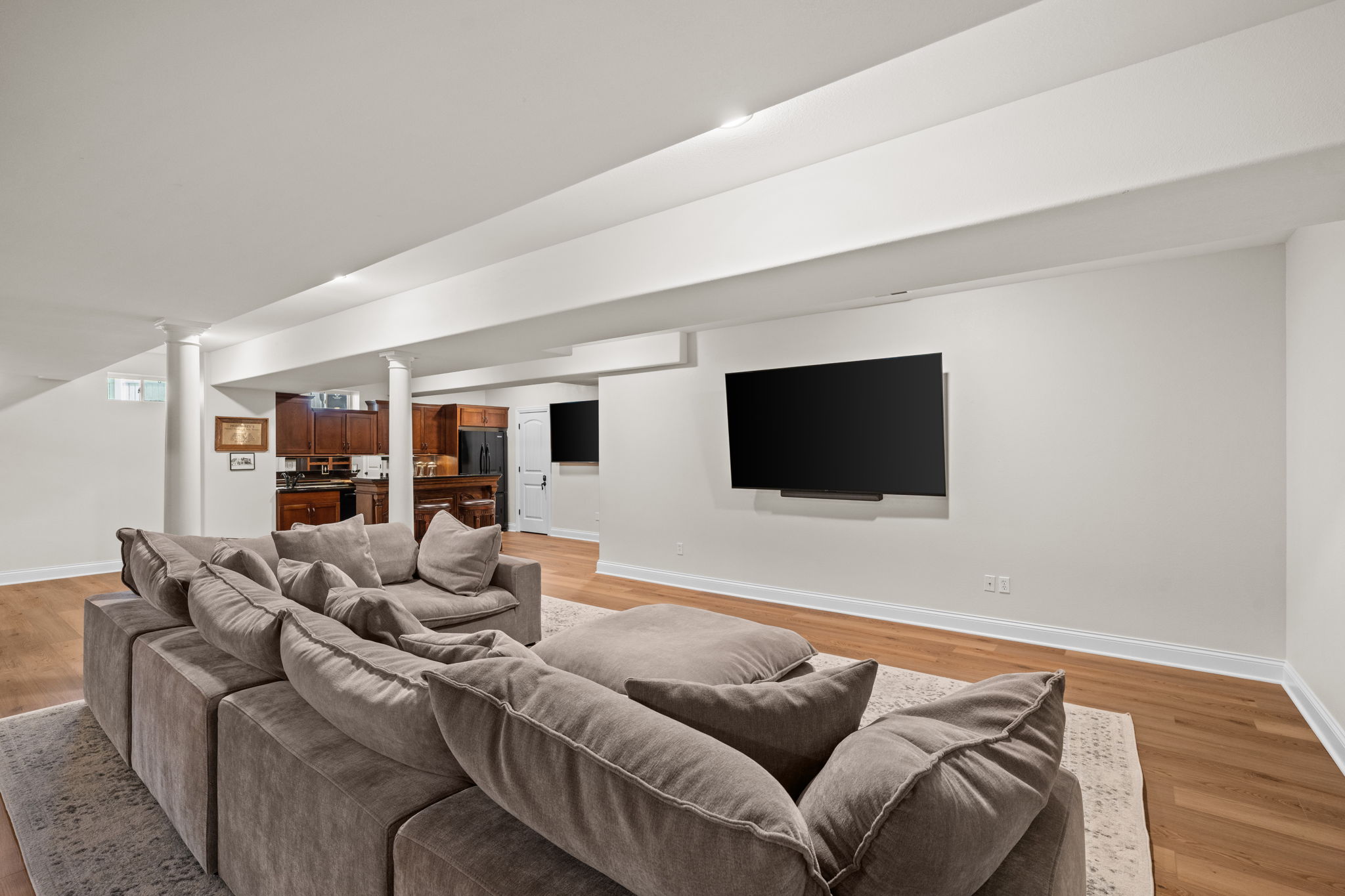  Welcome to 1543 Windridge Court, an exceptional story-and-a-half - 物件實景