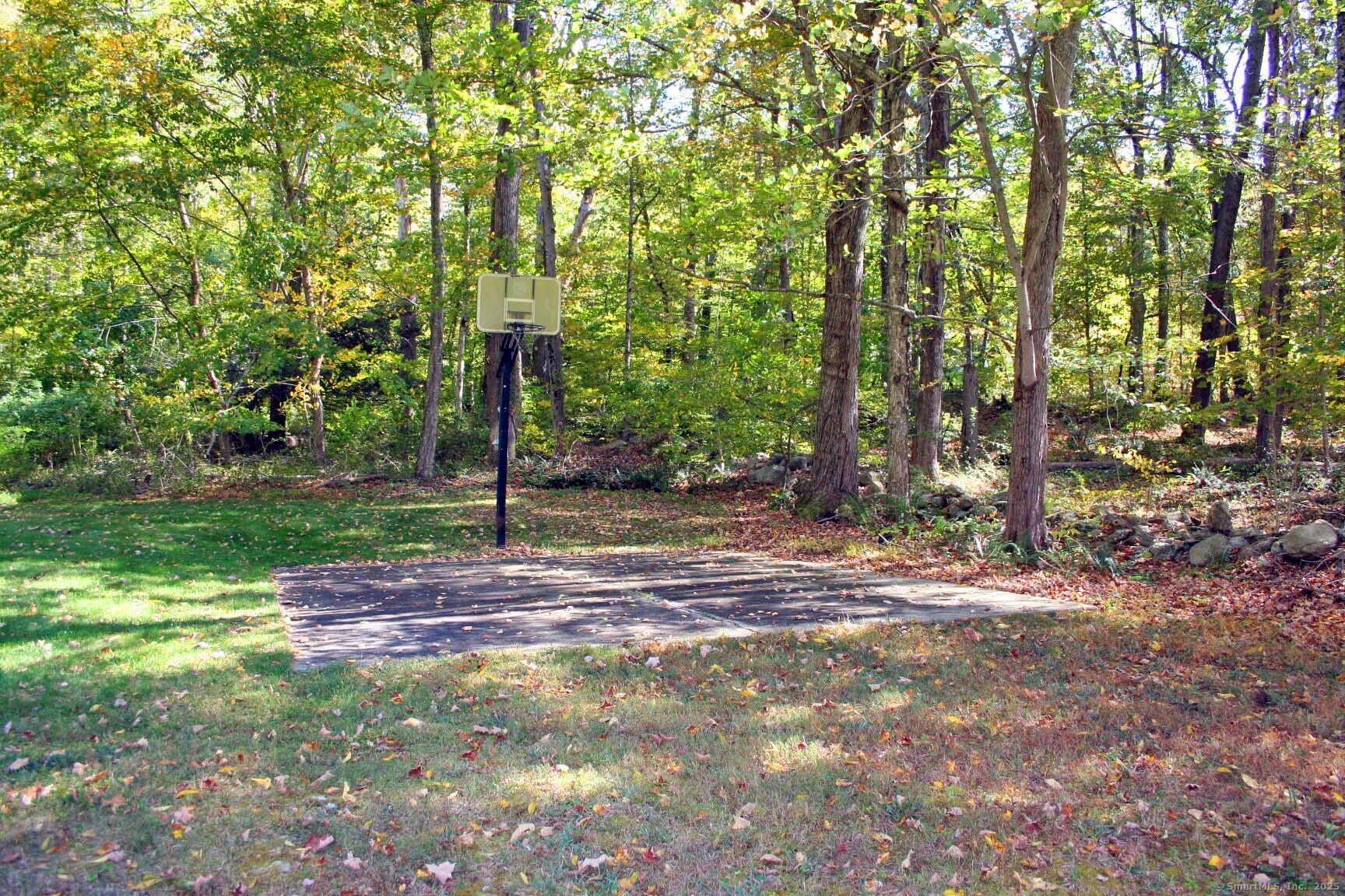 East Hampton, Connecticut, 06424, United States, 3 Bedrooms Bedrooms, ,2 BathroomsBathrooms,Residential,For Sale,1979494