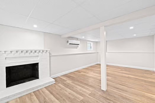 Whitman, Massachusetts, 02382, United States, 2 Bedrooms Bedrooms, ,1 BathroomBathrooms,Residential,For Sale,1992846