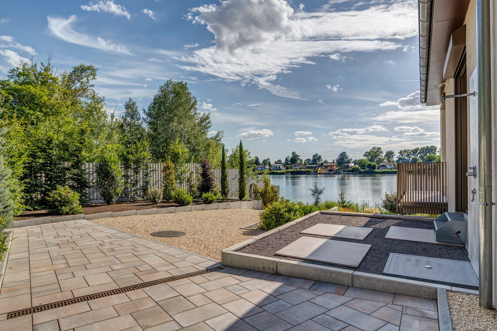  Exclusive two-home estate with direct lake access and spacious grounds - 物件實景