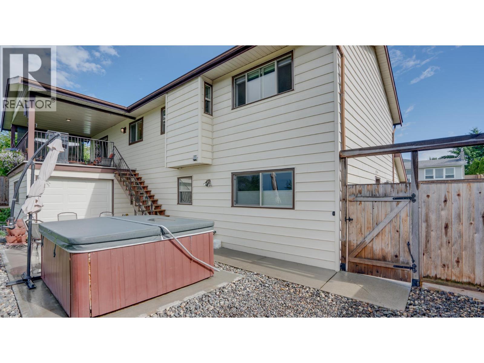 ARMSTRONG, British Columbia, V4Y 0B3, CA, 4 Bedrooms Bedrooms, ,2 BathroomsBathrooms,Residential,For Sale,1950406