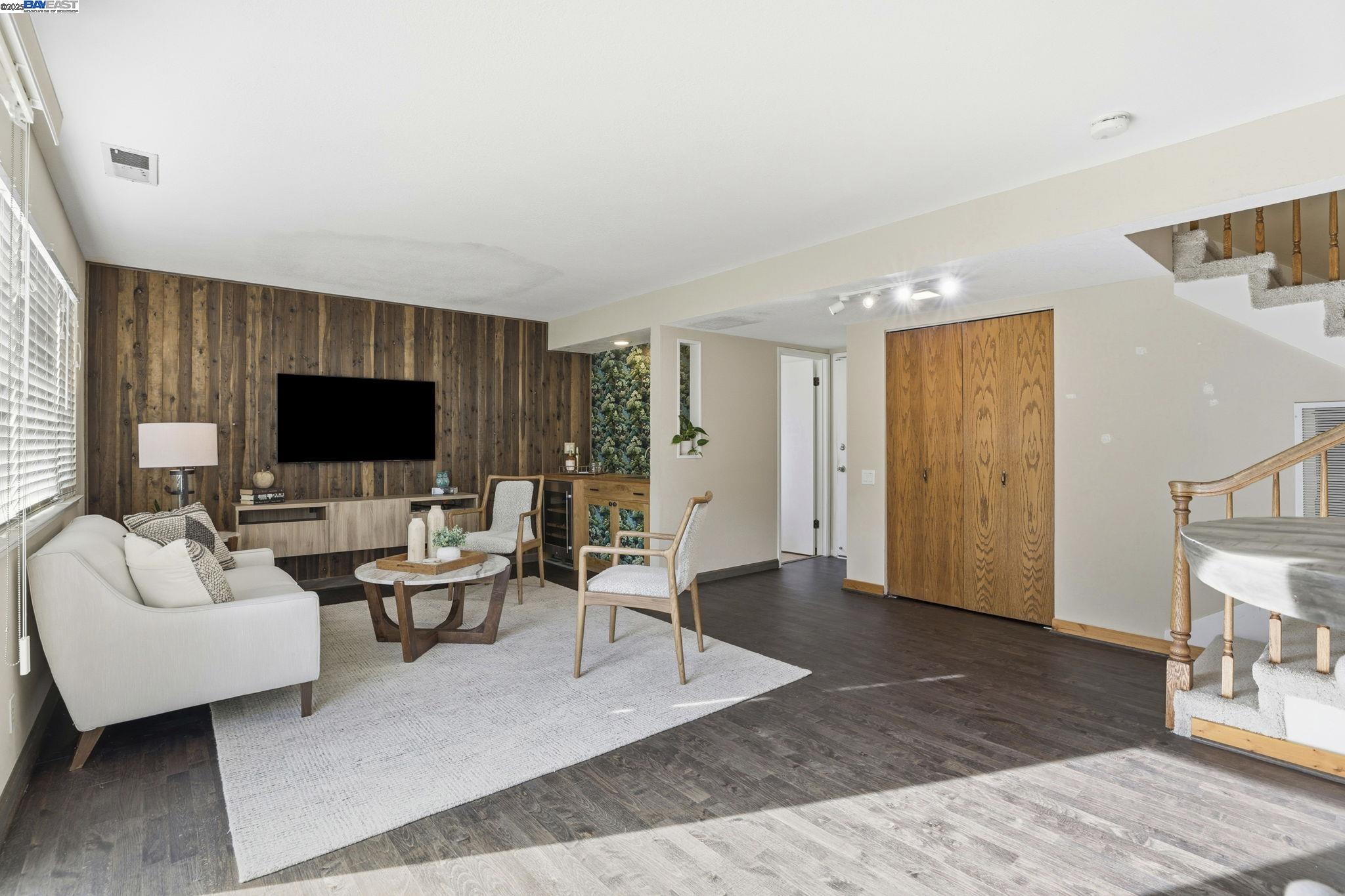 Pleasanton, California, 94566, United States, 4 Bedrooms Bedrooms, ,2 BathroomsBathrooms,Residential,For Sale,1988174