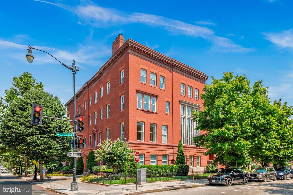 Washington, District of Columbia, 20009, United States, 3 Bedrooms Bedrooms, ,3 BathroomsBathrooms,Residential,For Sale,2027889