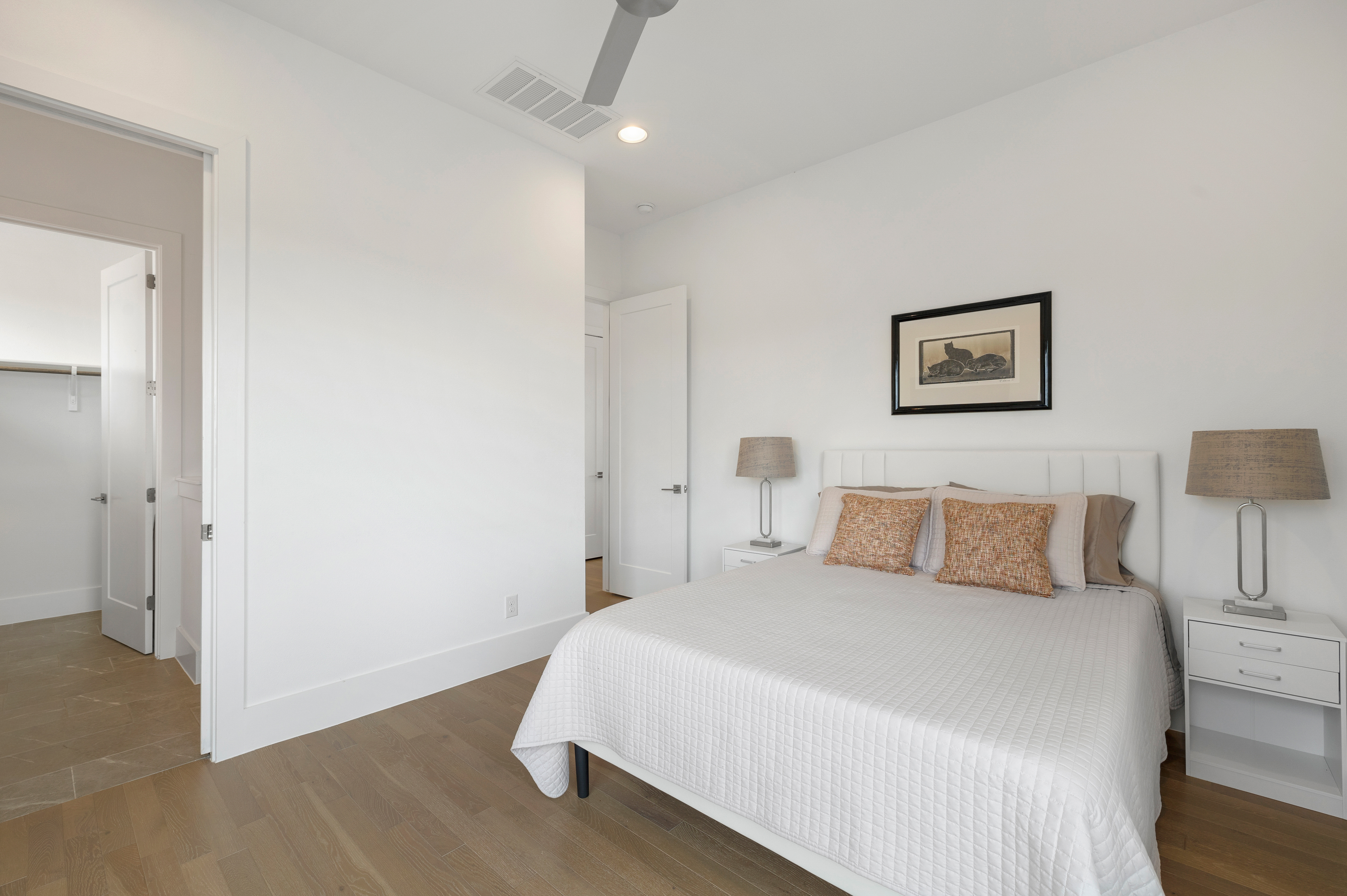  Custom Contemporary with Designer Finishes - 物件實景