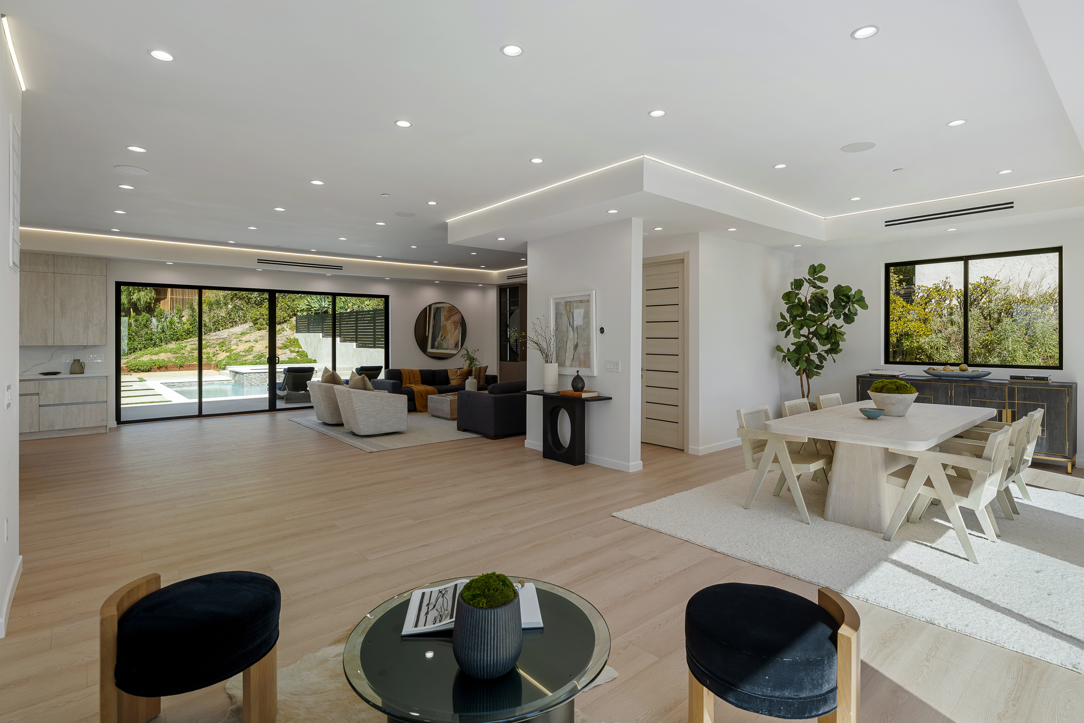  2119 Ewing St - 物件實景