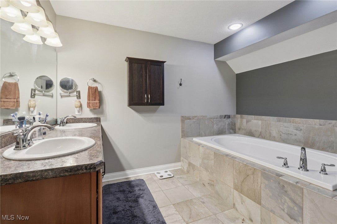 Concord, Ohio, 44077, United States, 4 Bedrooms Bedrooms, ,4 BathroomsBathrooms,Residential,For Sale,2009319