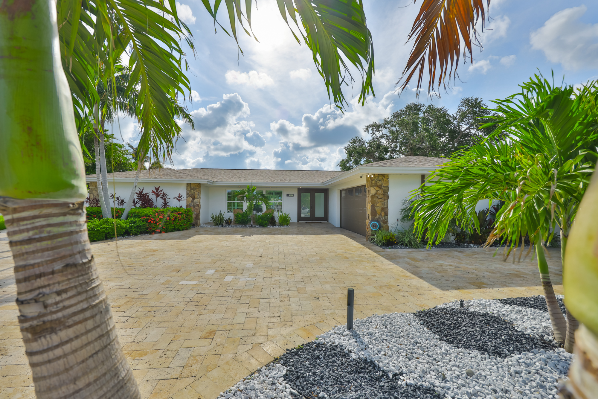 Largo, Florida, 33770, United States, 3 Bedrooms Bedrooms, ,4 BathroomsBathrooms,Residential,For Sale,1982146