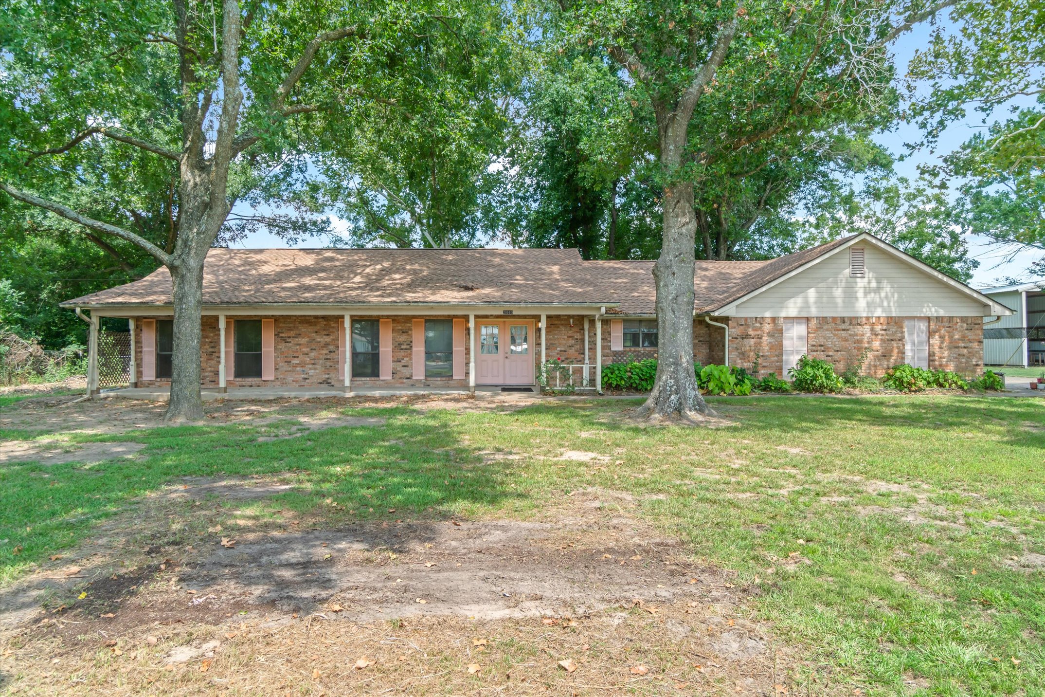 Canton, Texas, 75103, United States, 3 Bedrooms Bedrooms, ,2 BathroomsBathrooms,Residential,For Sale,1974992