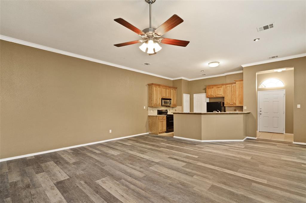 Fort Worth, Texas, 76110, United States, 6 Bedrooms Bedrooms, ,4 BathroomsBathrooms,Residential,For Sale,1837123