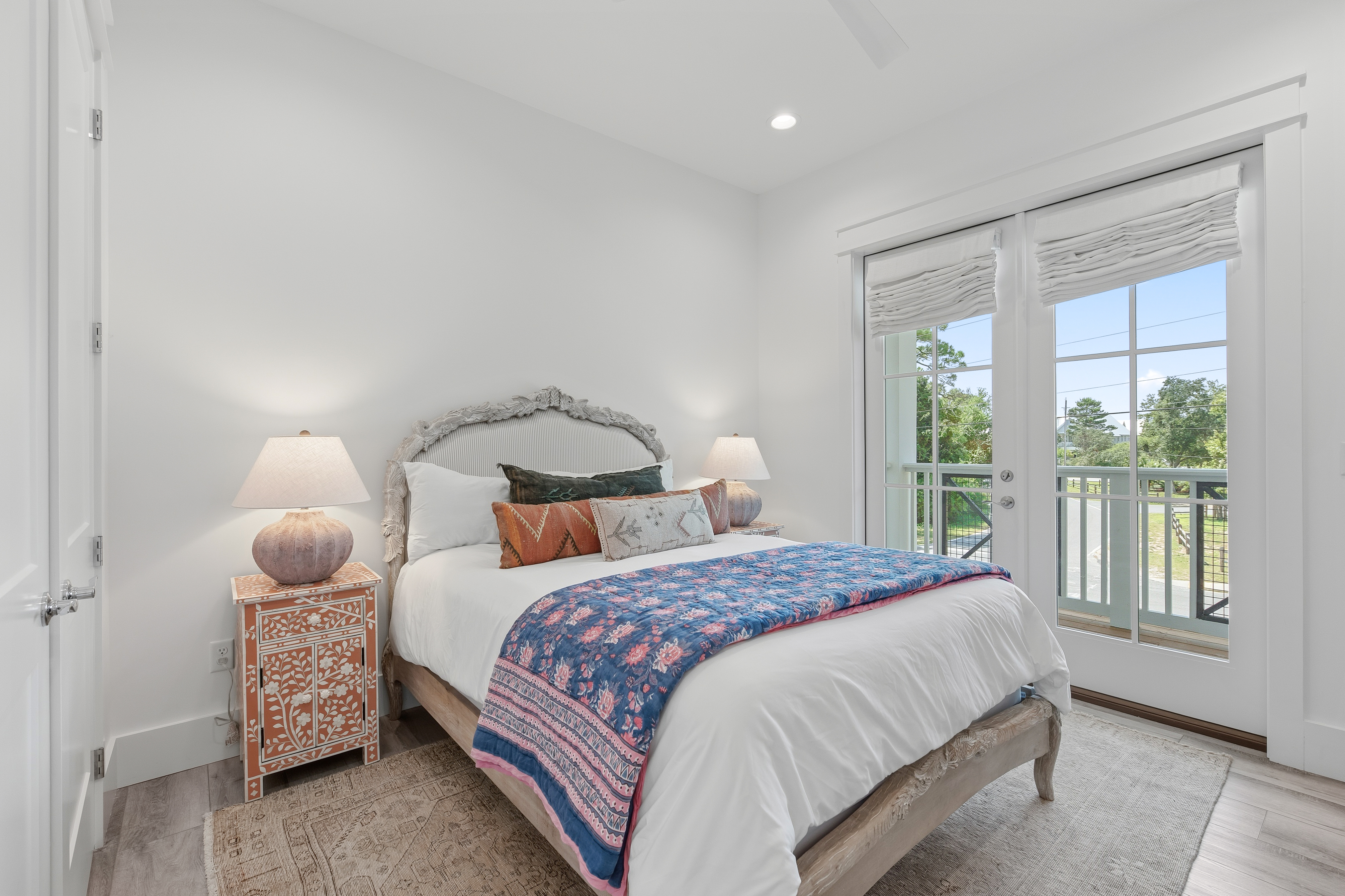  Turnkey Coastal Luxury Across From Eastern Lake And Steps To The Gulf - 物件實景