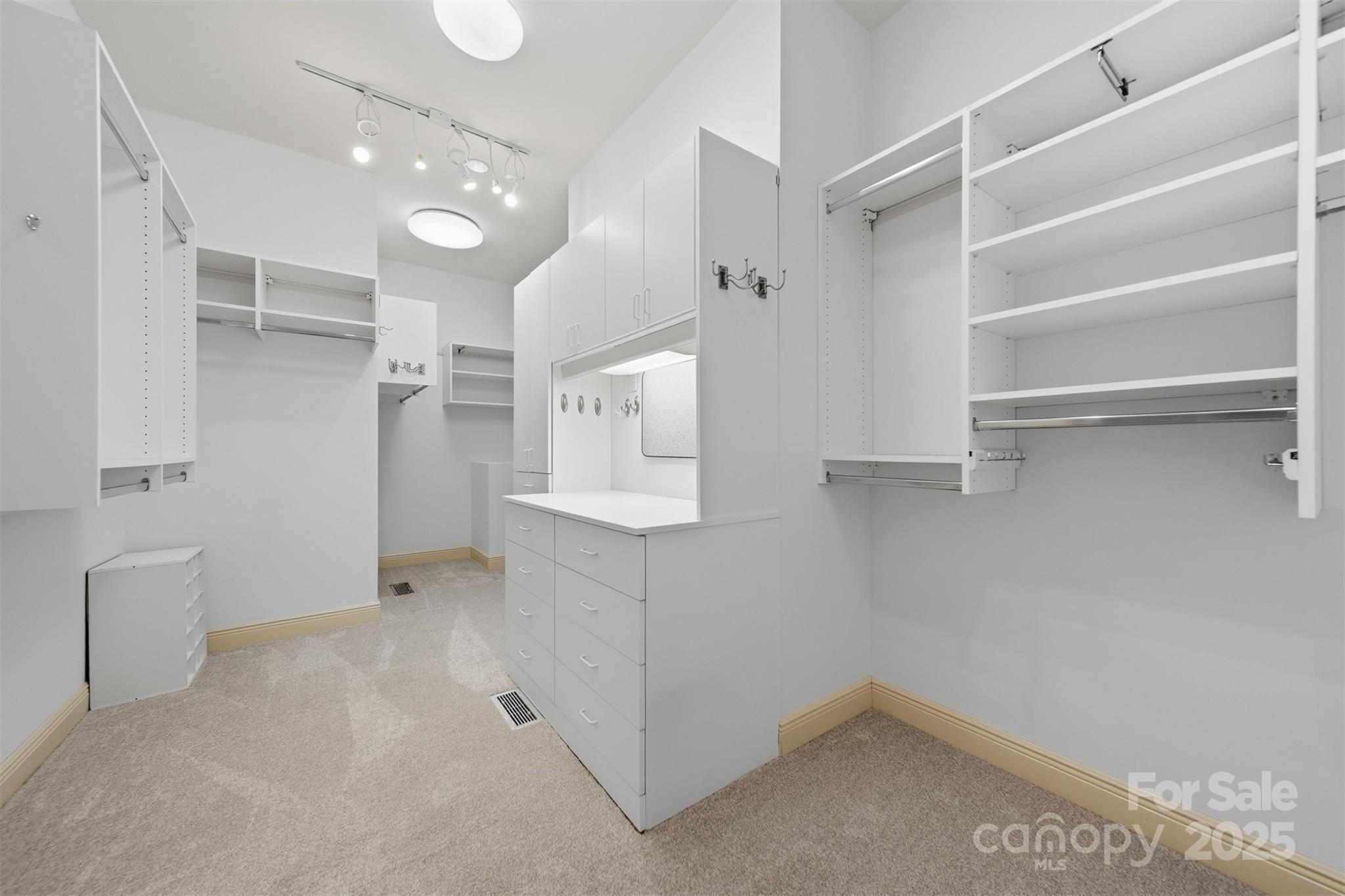 Conover, North Carolina, 28613, United States, 6 Bedrooms Bedrooms, ,7 BathroomsBathrooms,Residential,For Sale,1991981