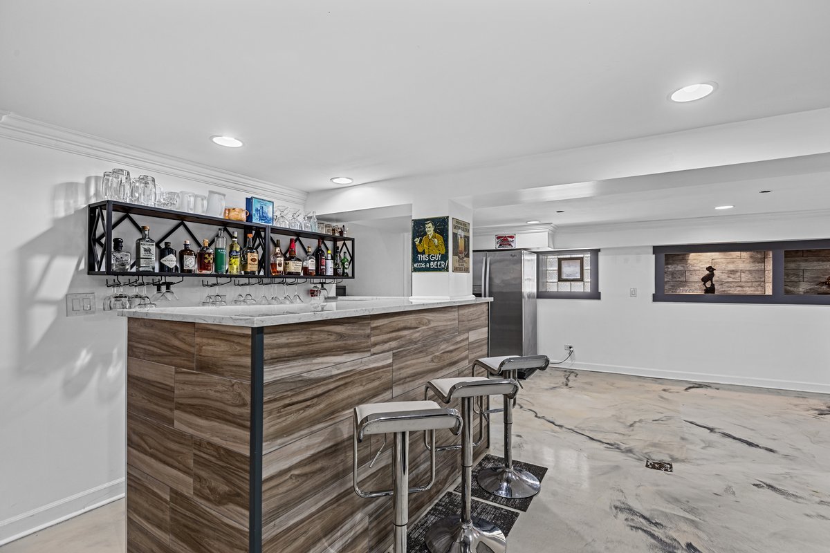 Elmwood Park, Illinois, 60707, United States, 5 Bedrooms Bedrooms, ,3 BathroomsBathrooms,Residential,For Sale,1916945