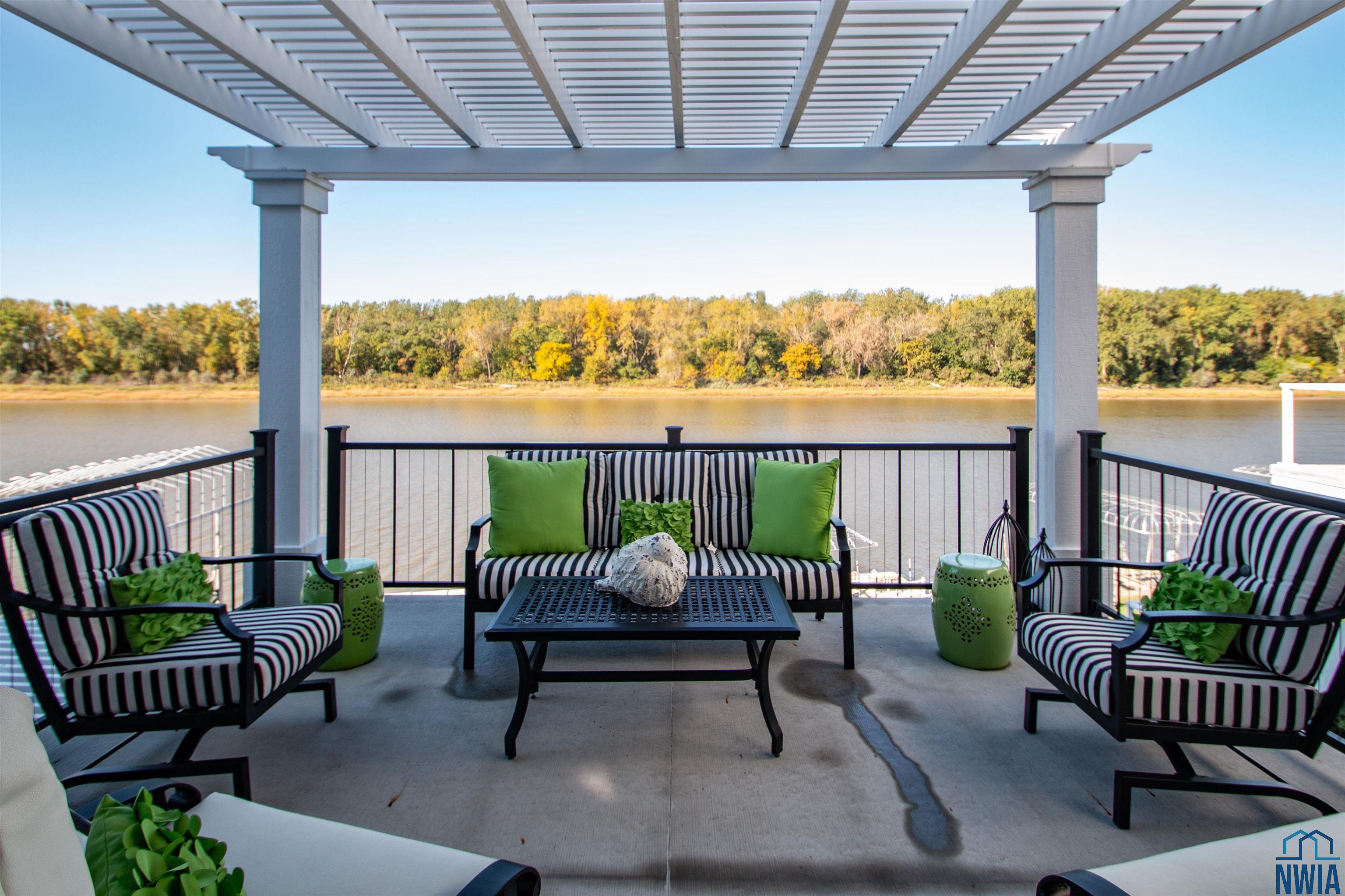 McCook Lake, South Dakota, 57049, United States, 3 Bedrooms Bedrooms, ,4 BathroomsBathrooms,Residential,For Sale,1974954