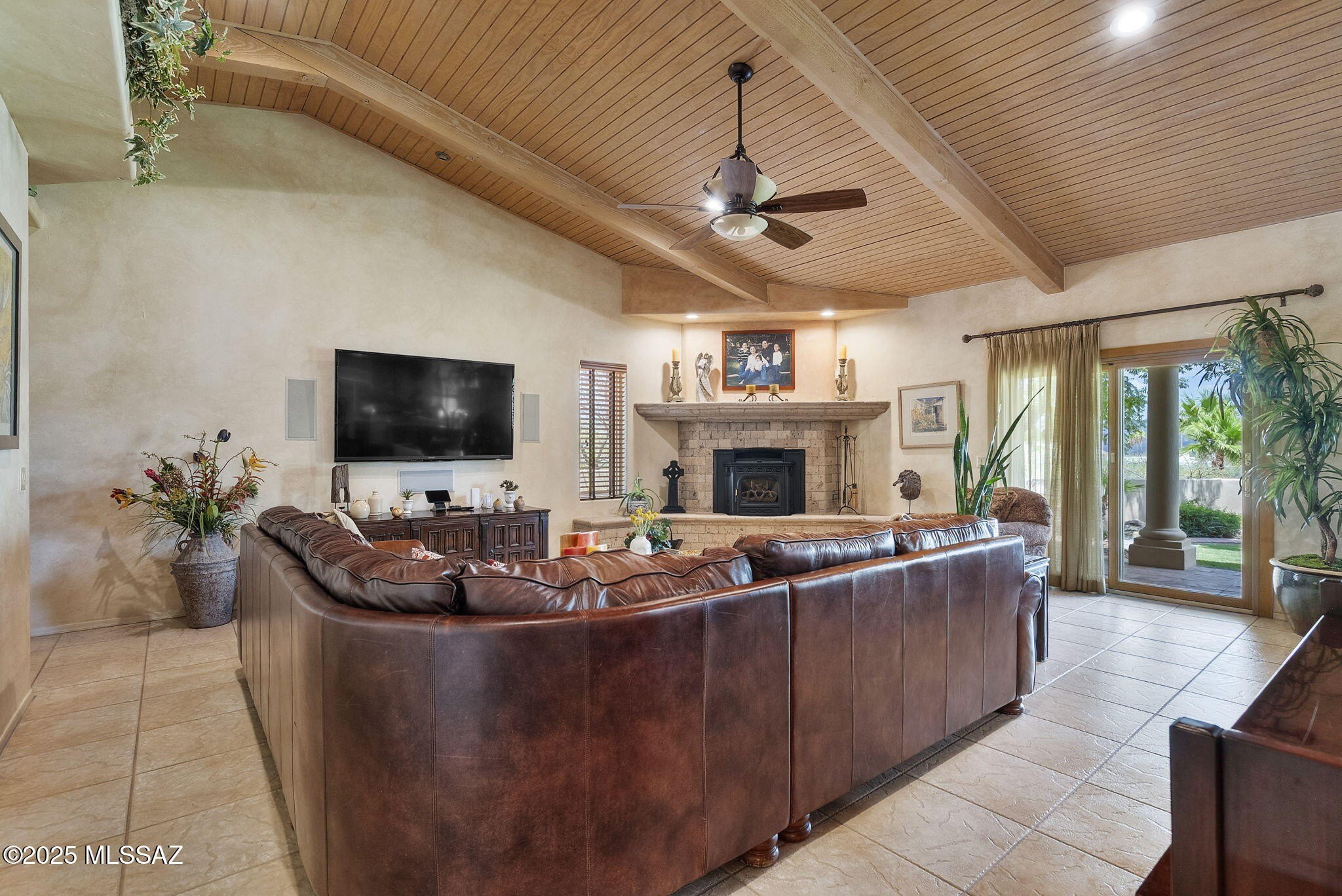 Nogales, Arizona, 85621, United States, 4 Bedrooms Bedrooms, ,7 BathroomsBathrooms,Residential,For Sale,1975895