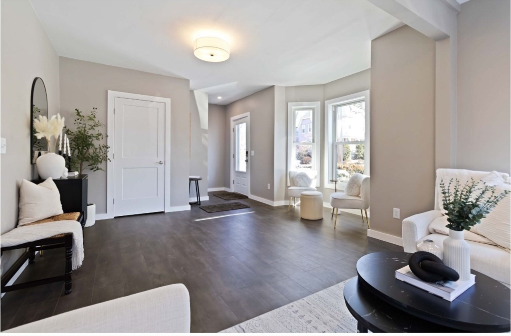 Stoneham, Massachusetts, 02180, United States, 3 Bedrooms Bedrooms, ,2 BathroomsBathrooms,Residential,For Sale,1951167