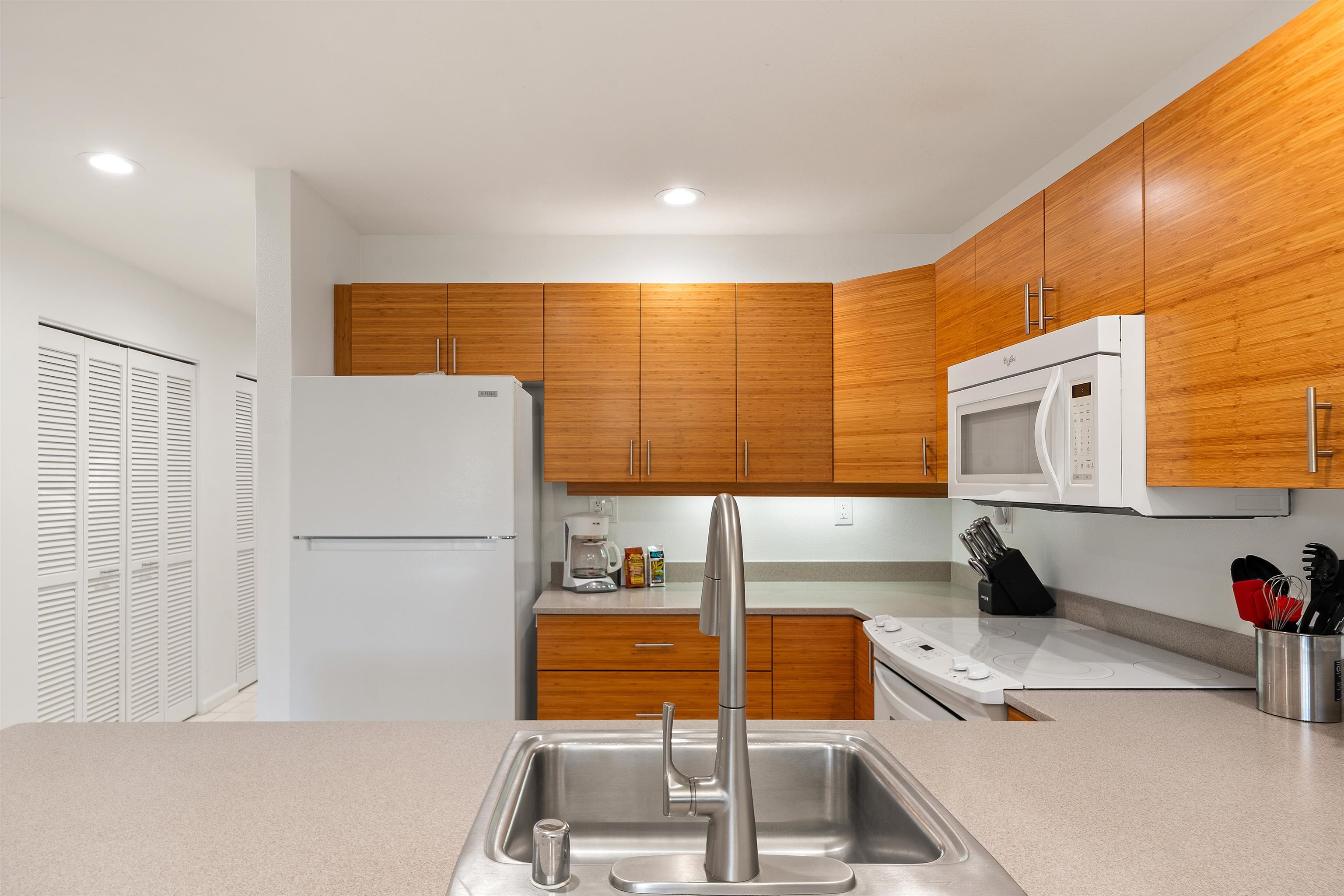 Kihei, Hawaii, 96753, United States, 1 Bedroom Bedrooms, ,2 BathroomsBathrooms,Residential,For Sale,1996903