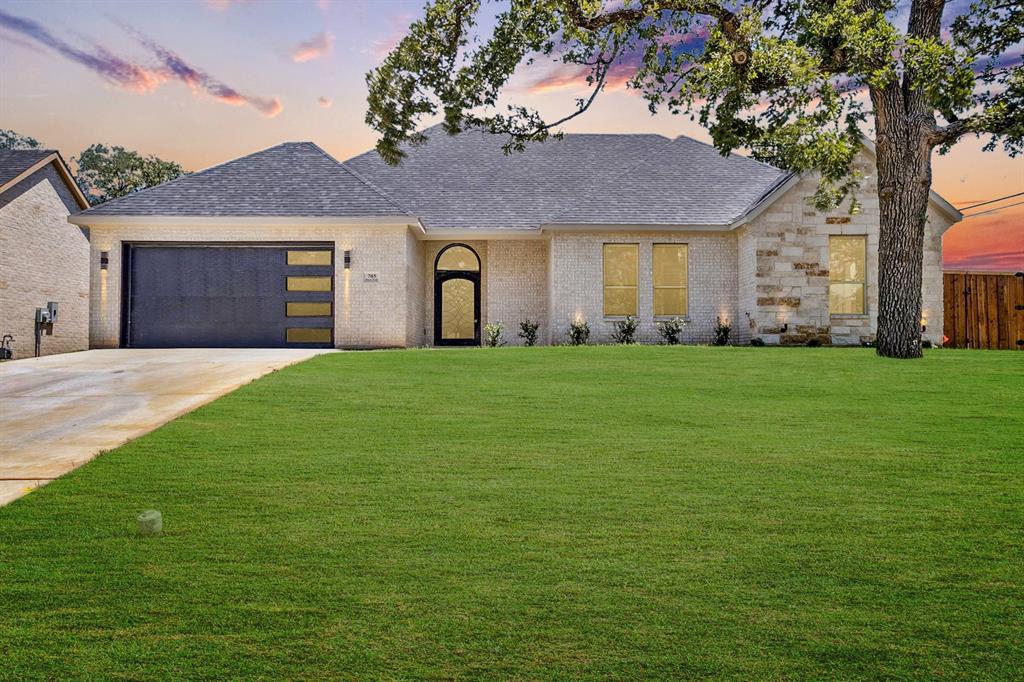 Arlington, Texas, 76012, United States, 4 Bedrooms Bedrooms, ,3 BathroomsBathrooms,Residential,For Sale,1916016