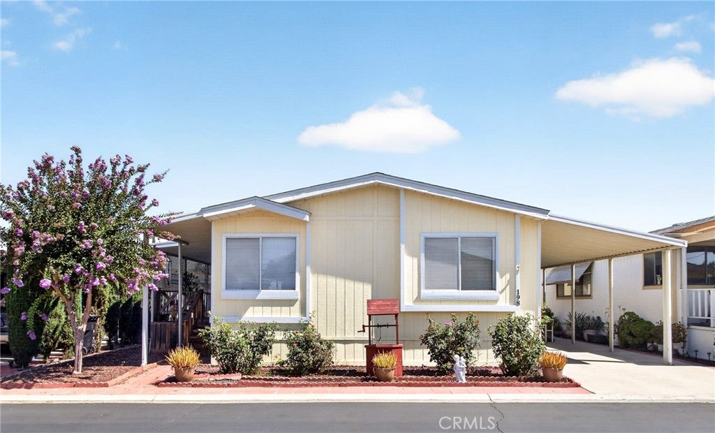 Menlo Ave, Hemet, CA 92543