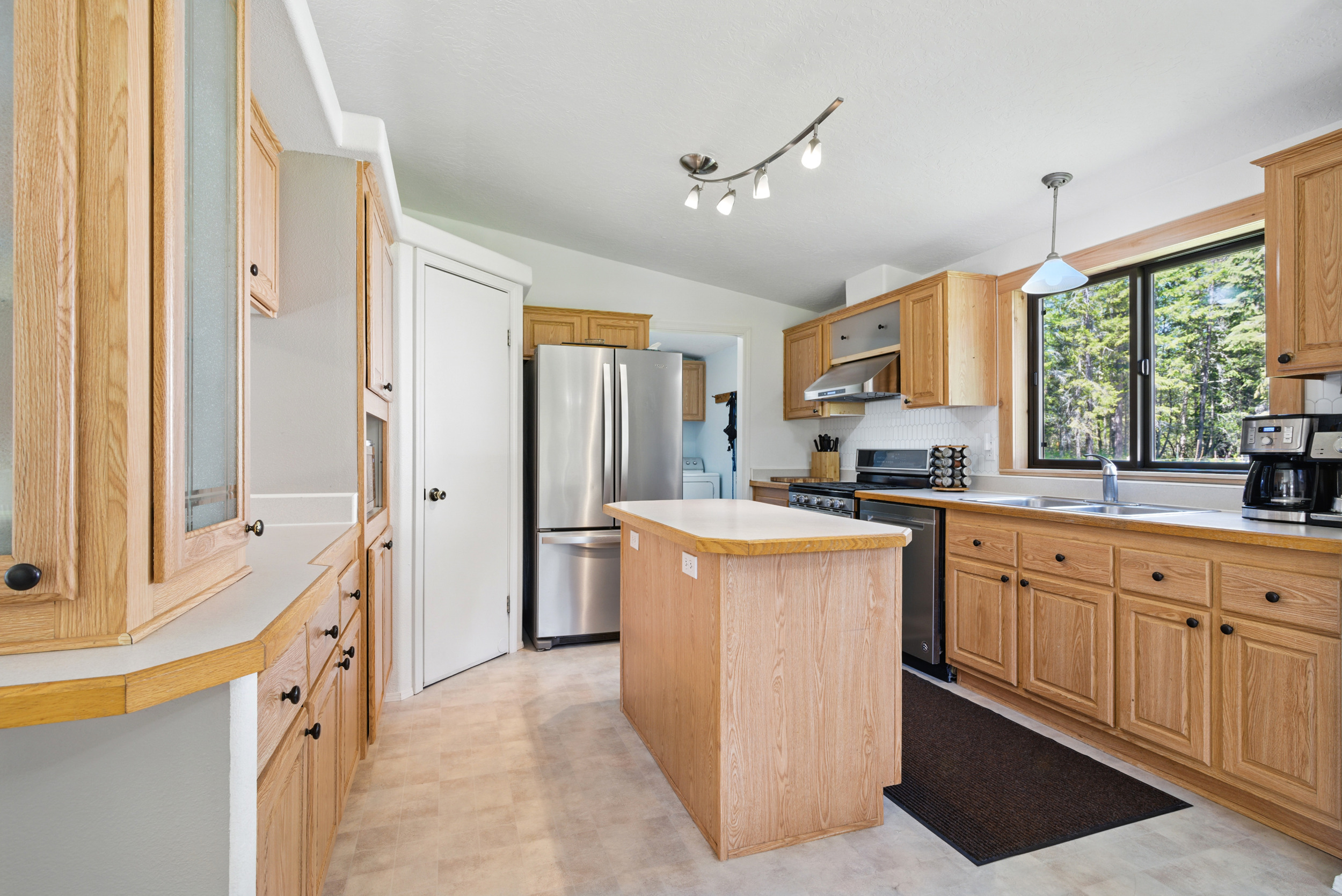 Clark Fork, Idaho, 83811, United States, 3 Bedrooms Bedrooms, ,2 BathroomsBathrooms,Residential,For Sale,1887934