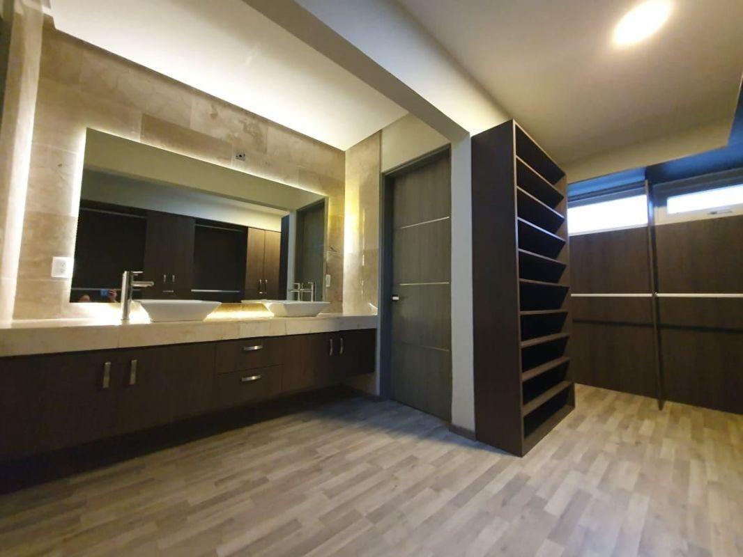 Puerta de Jerez, Atizapán de Zaragoza, Estado de México, 52930, Mexico, 4 Bedrooms Bedrooms, ,5 BathroomsBathrooms,Residential,For Sale,Puerta de Jerez,1444580