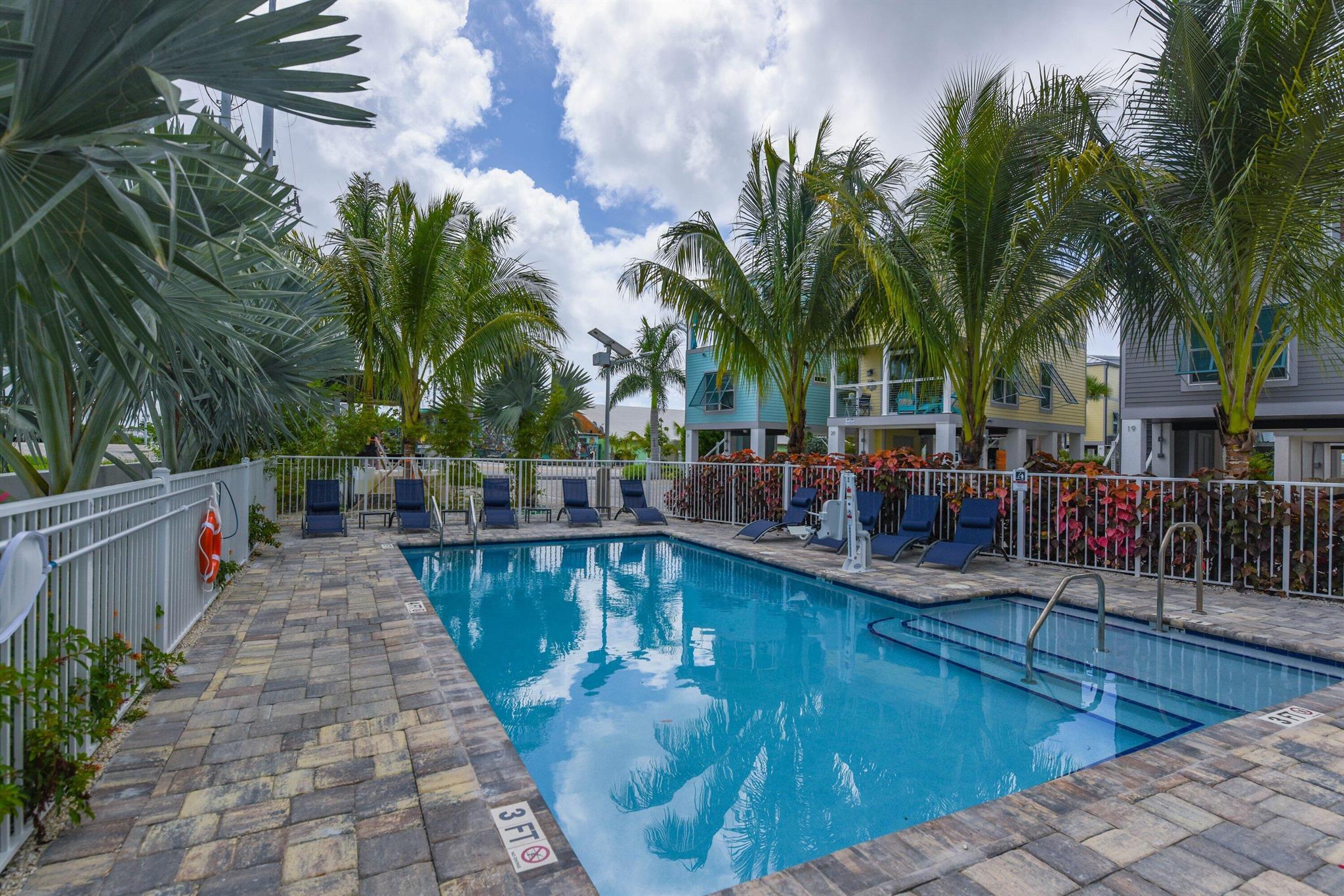 Marathon, Florida, 33050, United States, 2 Bedrooms Bedrooms, ,2 BathroomsBathrooms,Residential,For Sale,2001669