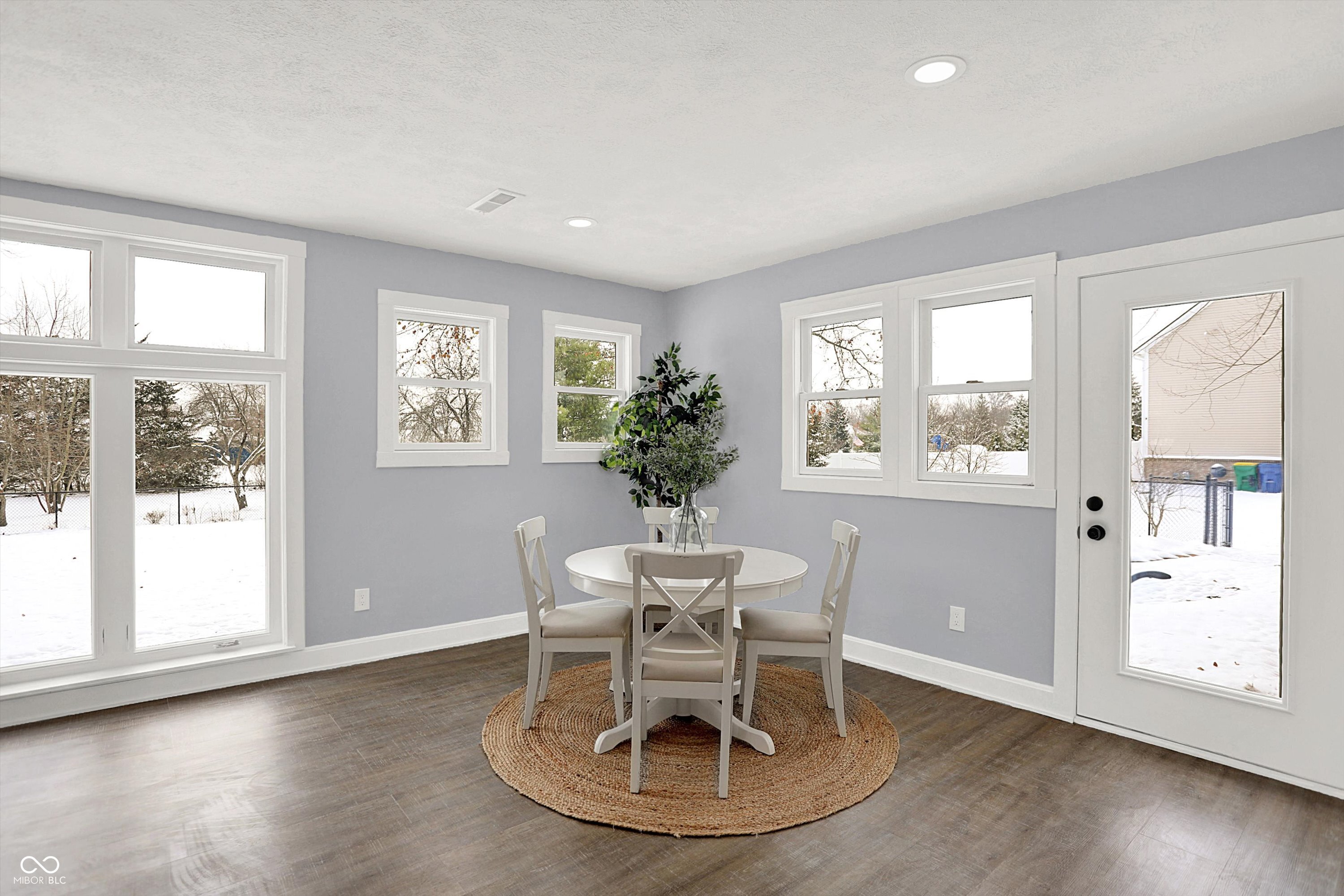 Zionsville, Indiana, 46077, United States, 3 Bedrooms Bedrooms, ,2 BathroomsBathrooms,Residential,For Sale,2001514