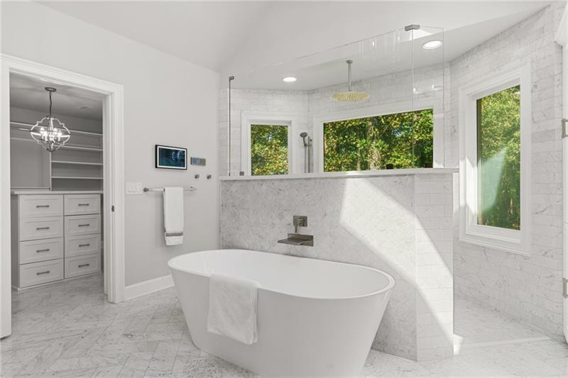 Buford, Georgia, 30518, United States, 6 Bedrooms Bedrooms, ,5 BathroomsBathrooms,Residential,For Sale,1976033