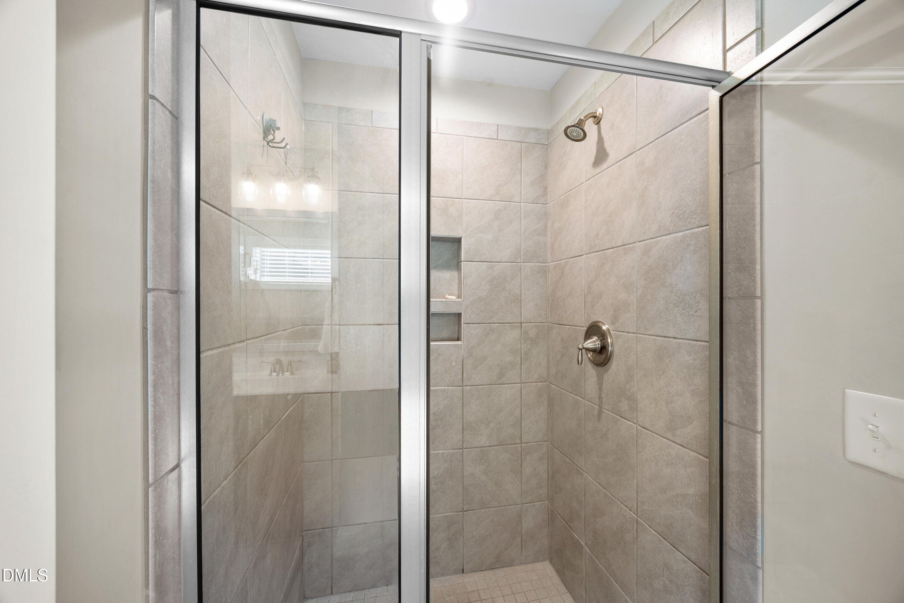 Fuquay Varina, North Carolina, 27526, United States, 5 Bedrooms Bedrooms, ,4 BathroomsBathrooms,Residential,For Sale,1990818