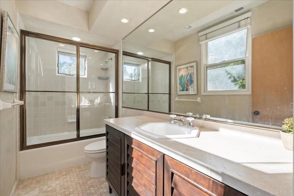 La Jolla, California, 92037, United States, 3 Bedrooms Bedrooms, ,3 BathroomsBathrooms,Residential,For Sale,1997509