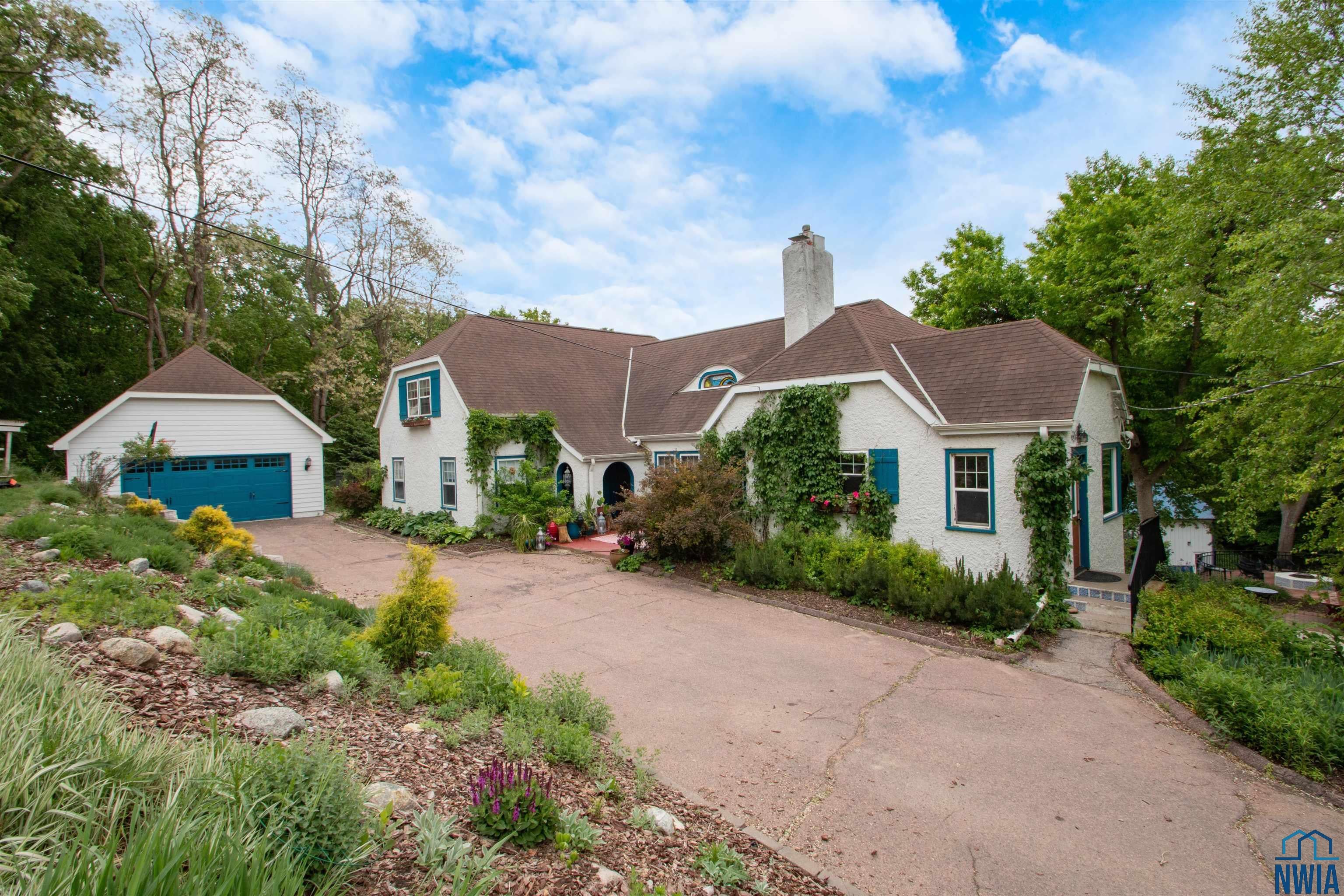 Sioux City, Iowa, 51103, United States, 5 Bedrooms Bedrooms, ,3 BathroomsBathrooms,Residential,For Sale,1976502