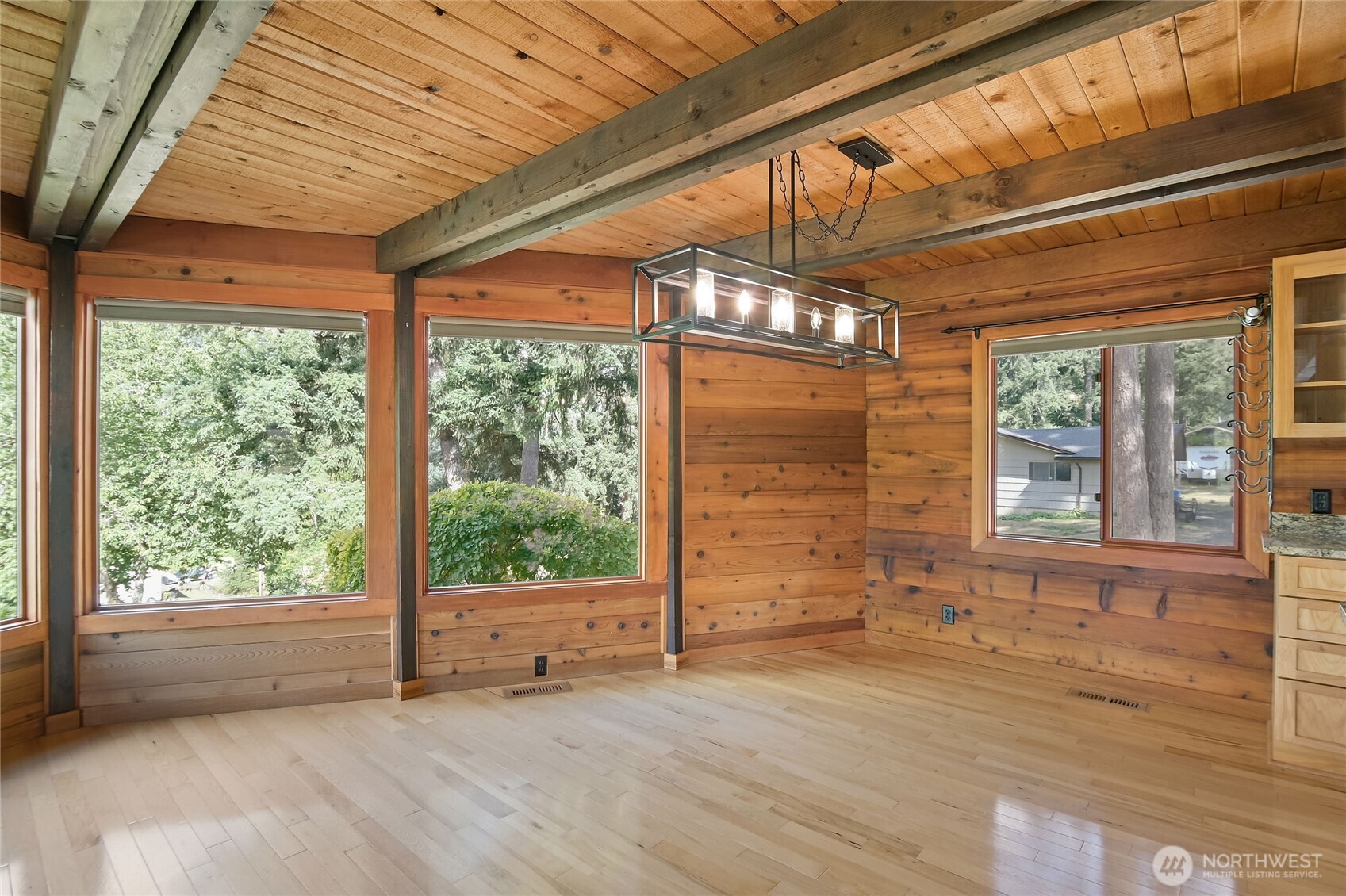 Kalama, Washington, 98625, United States, 3 Bedrooms Bedrooms, ,3 BathroomsBathrooms,Residential,For Sale,1986549