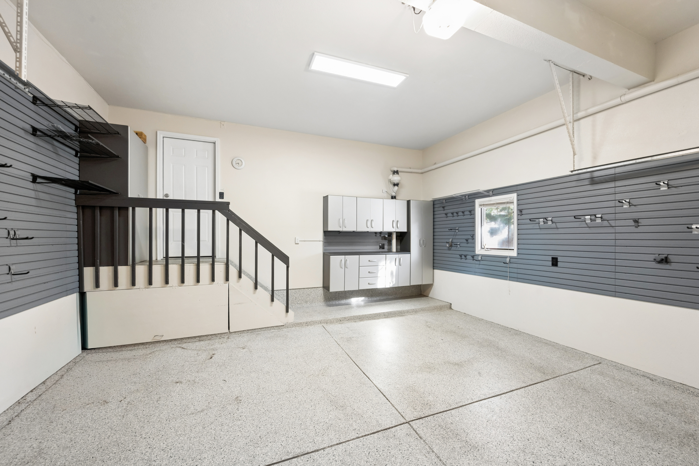  Beautifully Updated and Meticulously Maintained Home - 物件實景