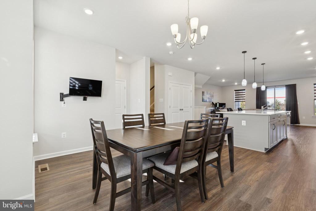 Leesburg, Virginia, 20176, United States, 4 Bedrooms Bedrooms, ,4 BathroomsBathrooms,Residential,For Sale,1983431