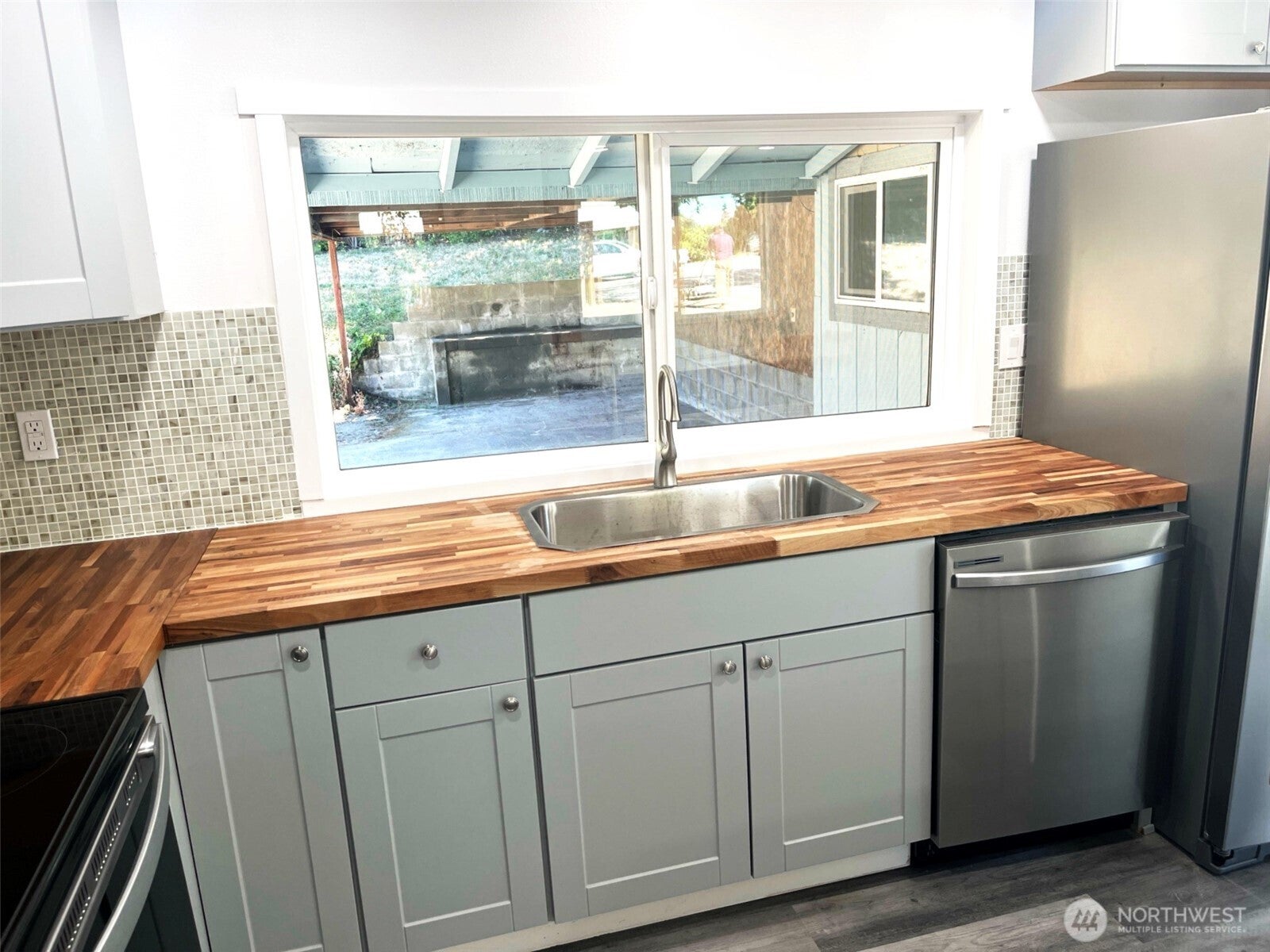 Seattle, Washington, 98178, United States, 4 Bedrooms Bedrooms, ,2 BathroomsBathrooms,Residential,For Sale,1983361